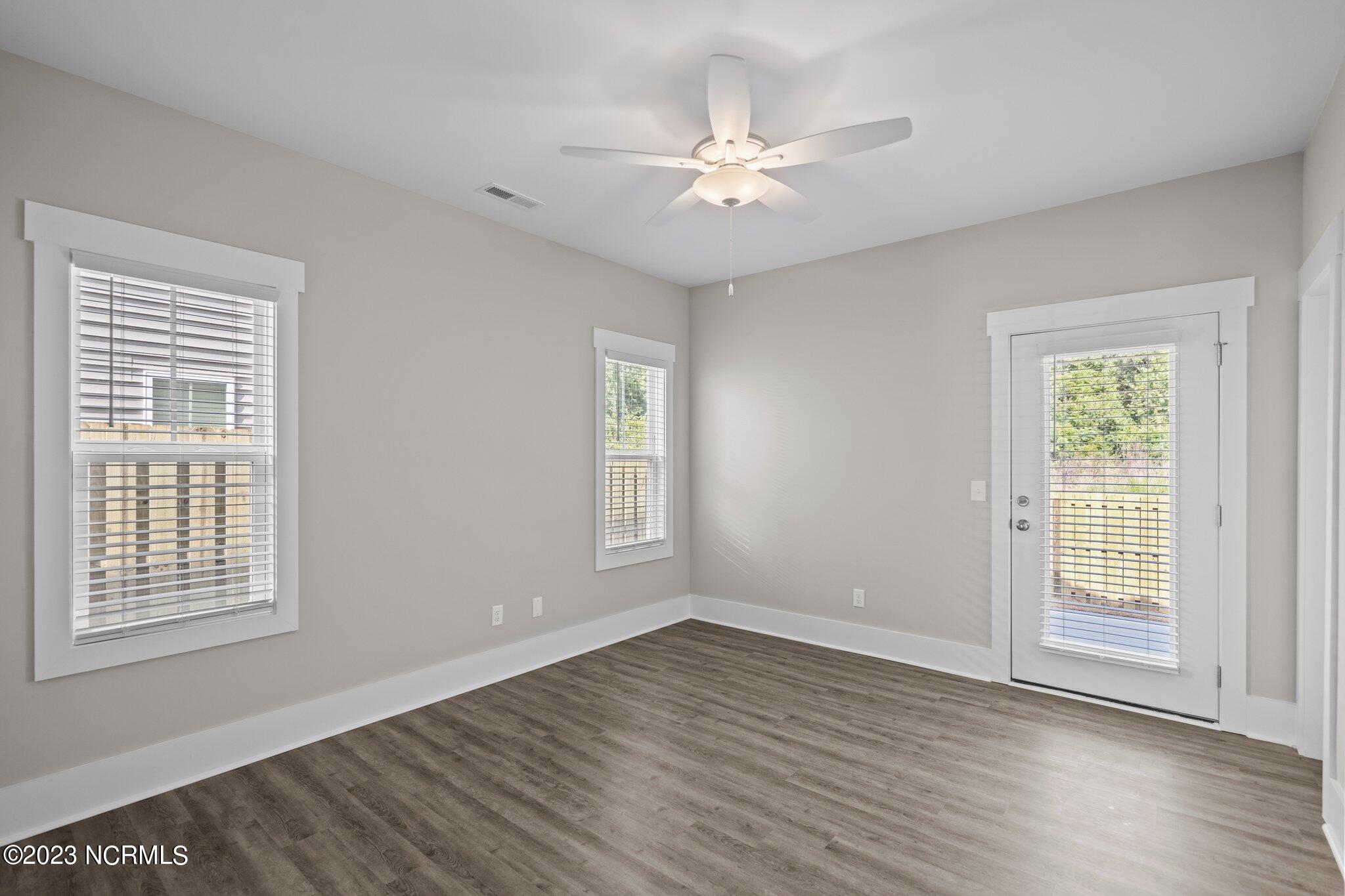 100545578 | Photo 24