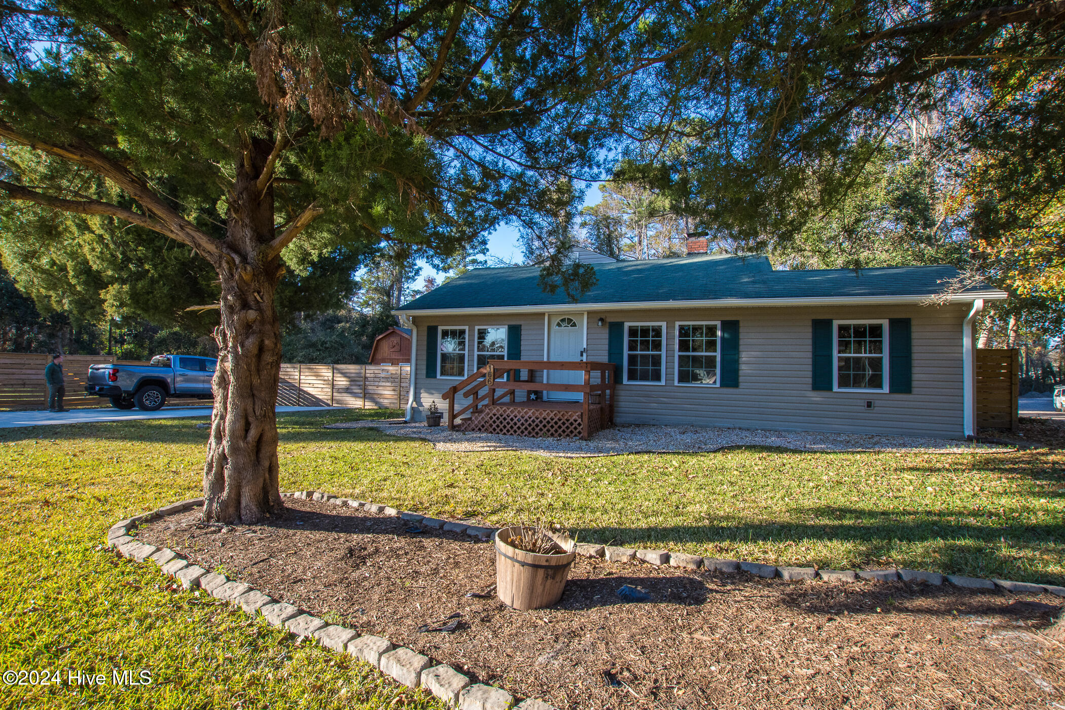 100552342 | Photo 52