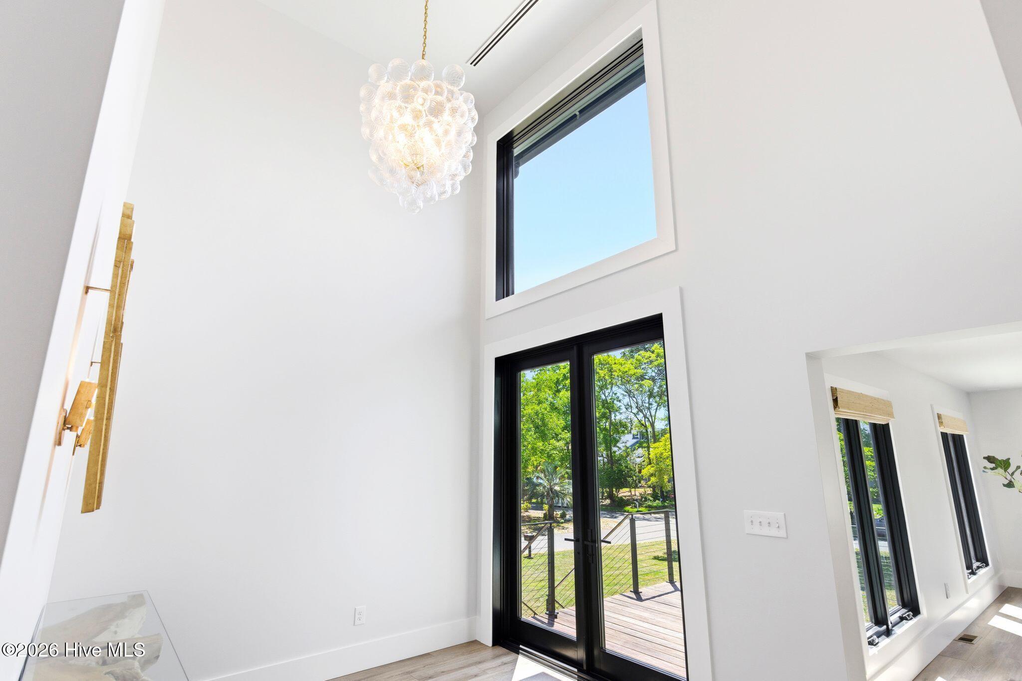 100568012 | Photo 10