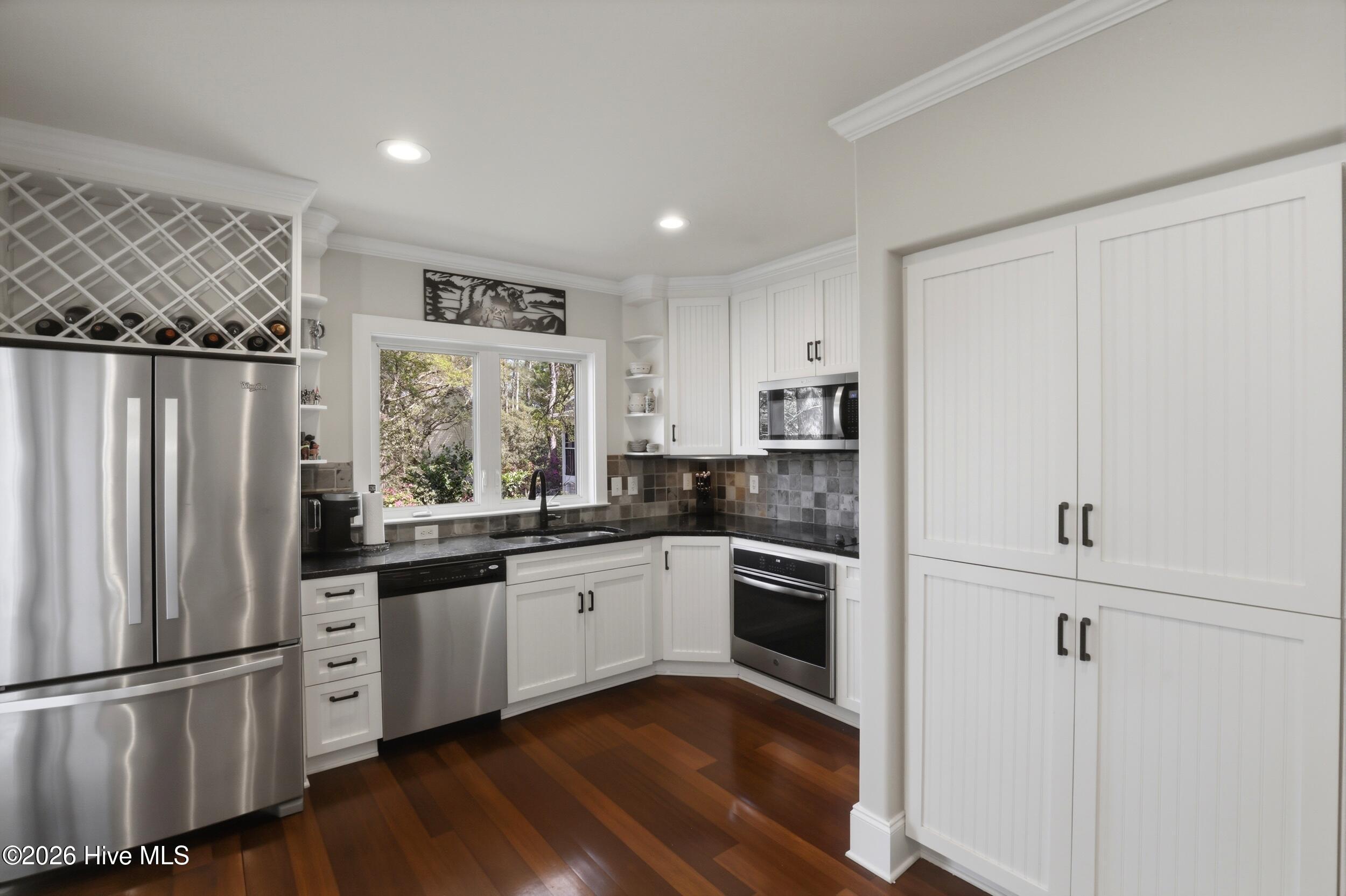 100564961 | Photo 15