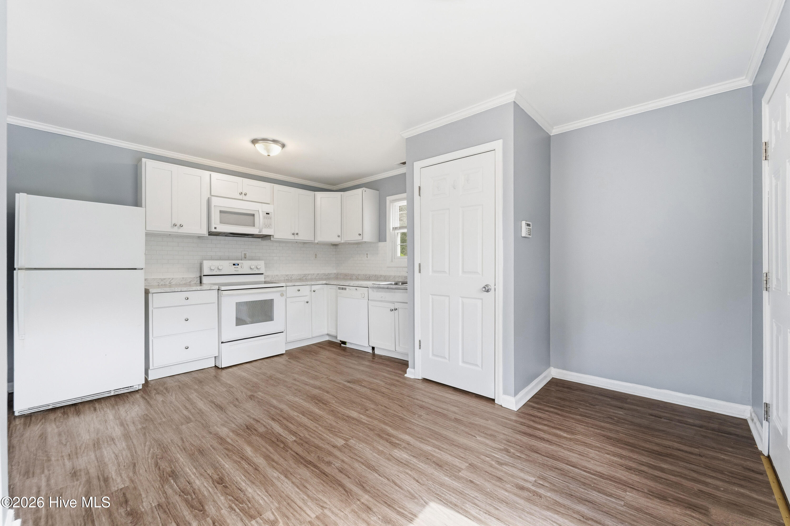 100557245 | Photo 15