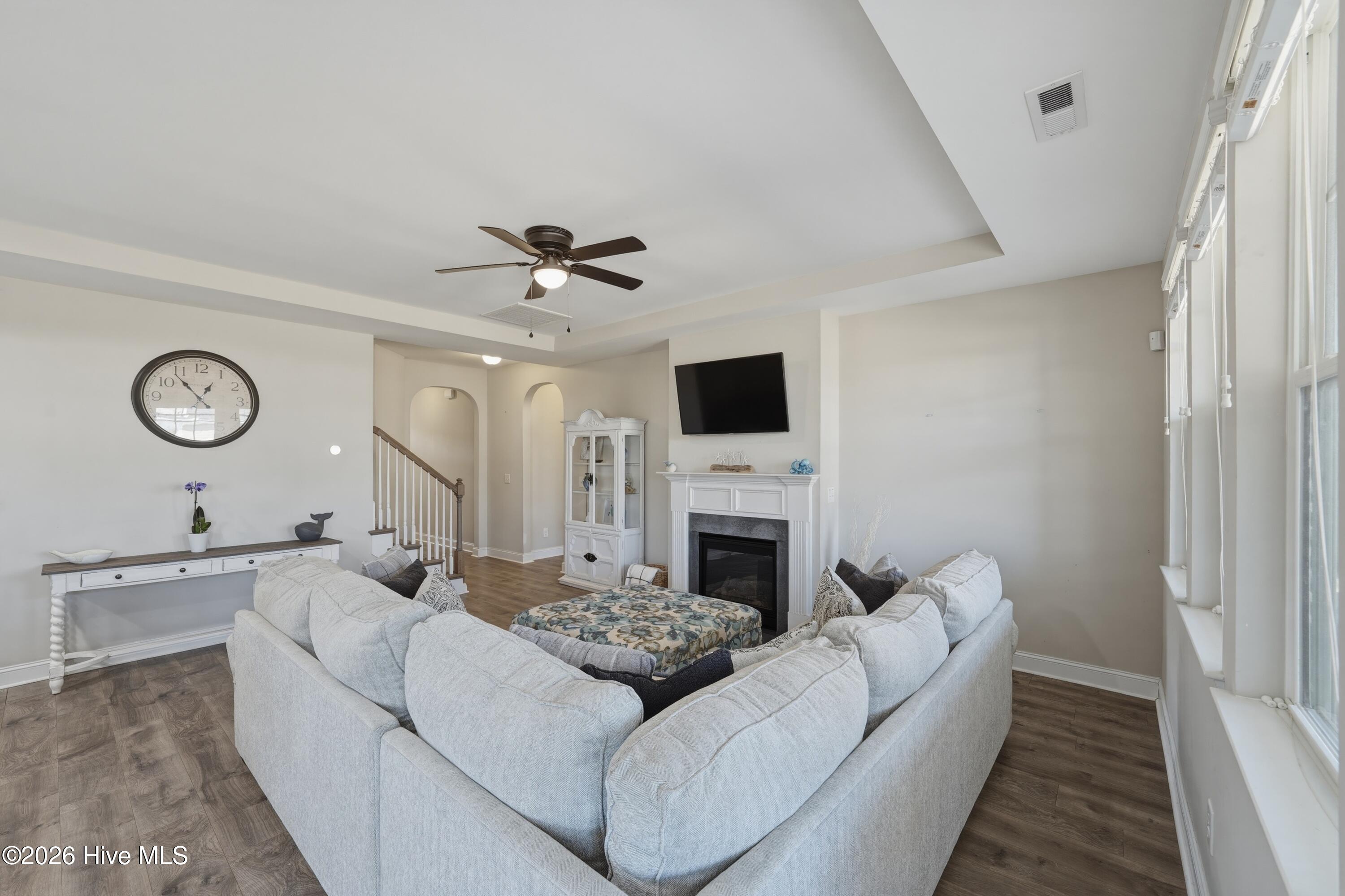 100557354 | Photo 17