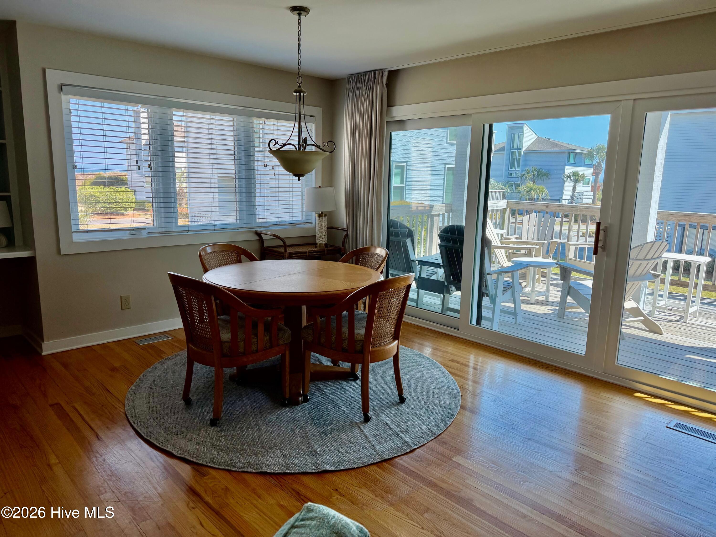 100563246 | Photo 21