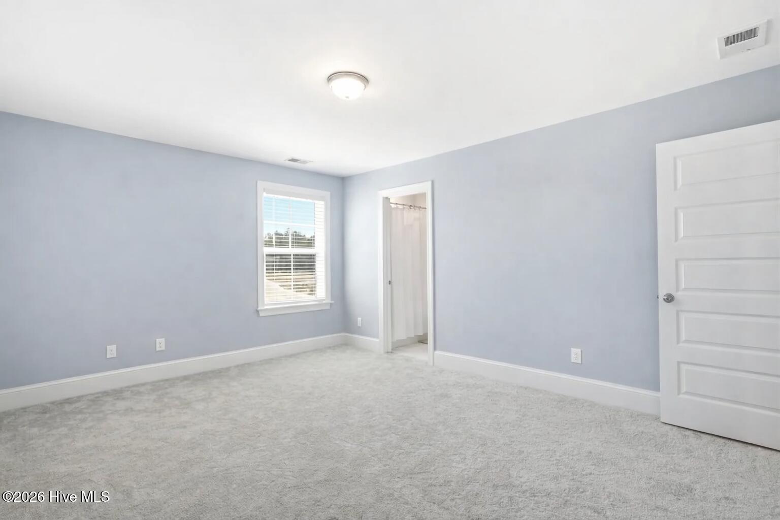 100563287 | Photo 76