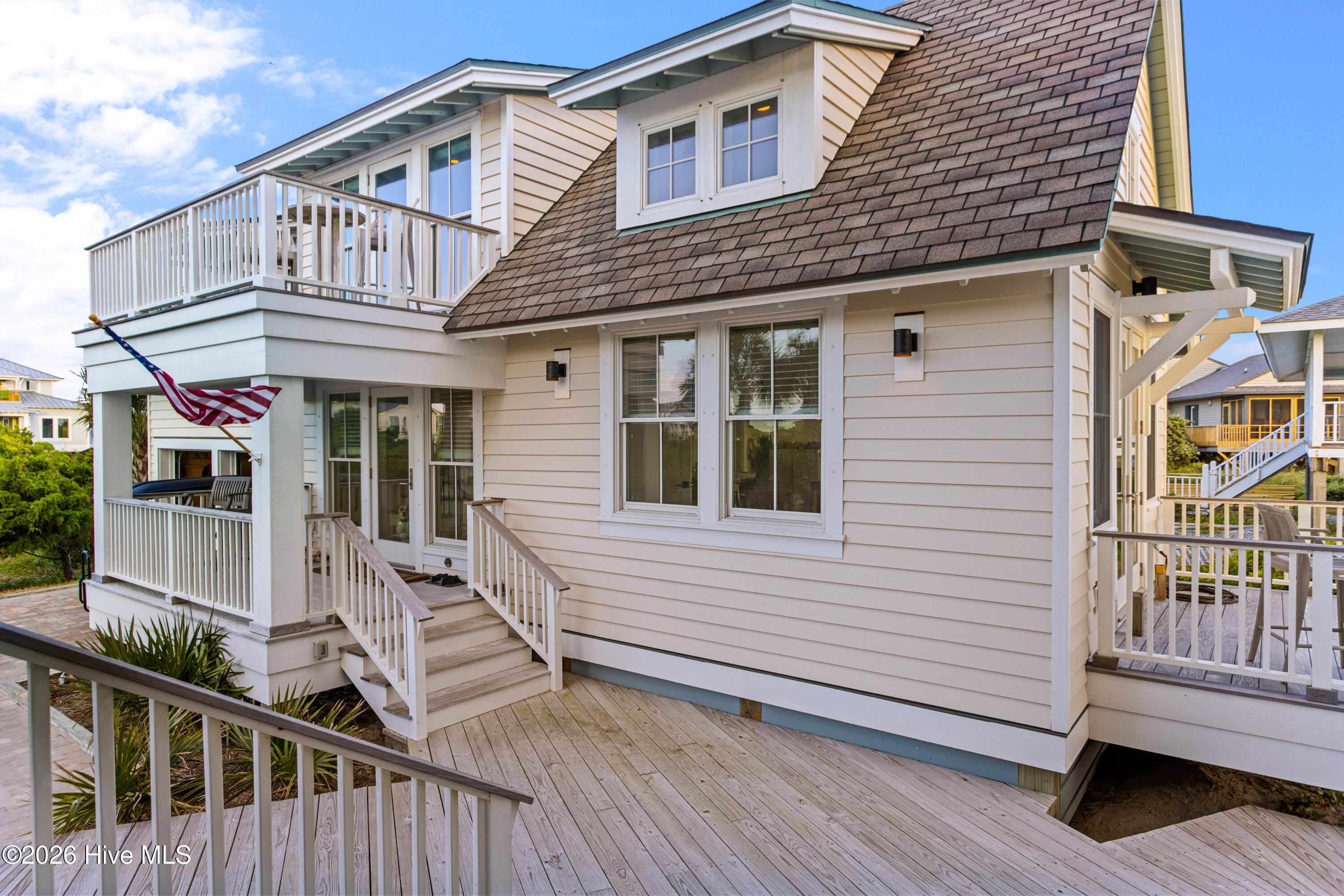 100569964 | Photo 34