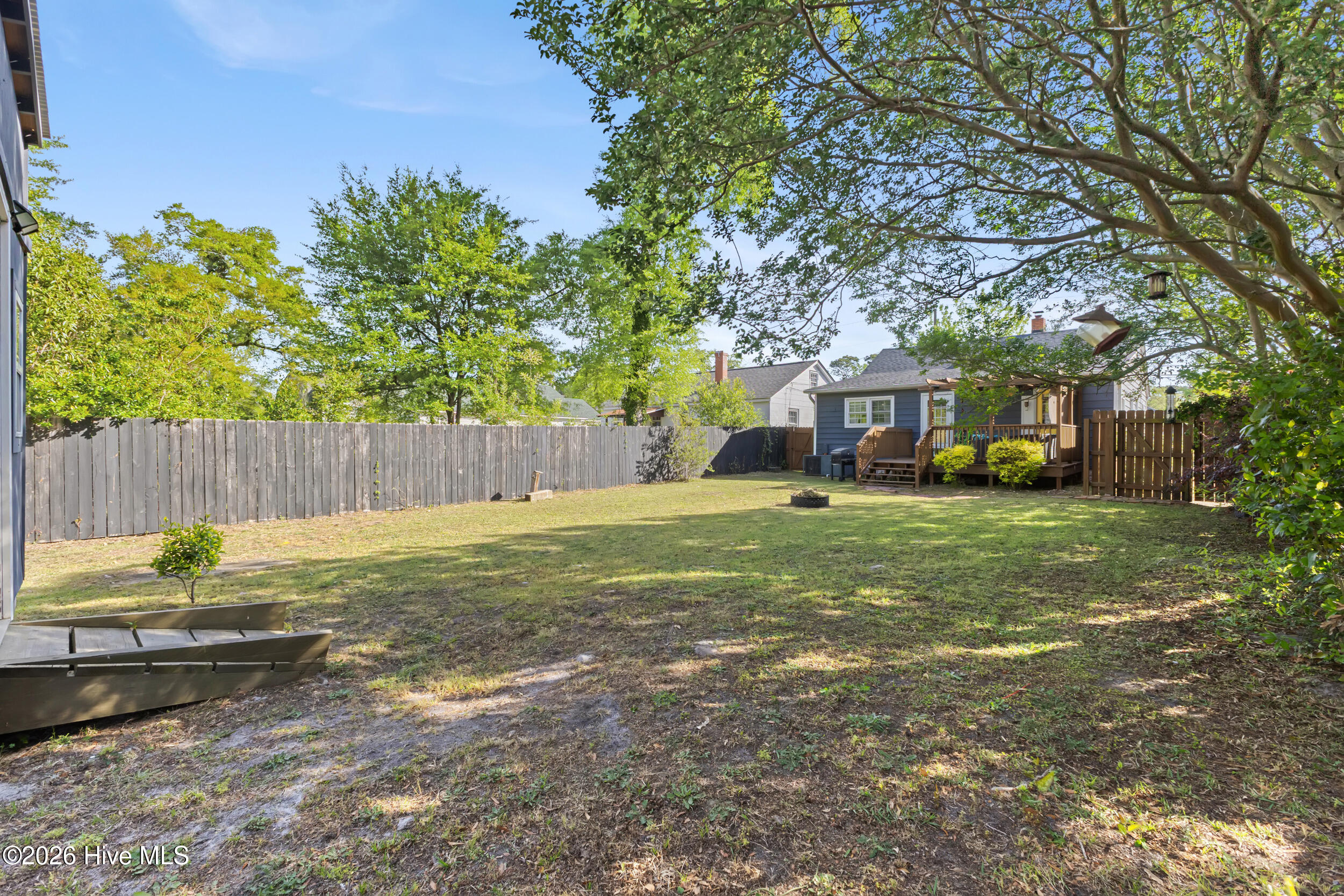 100567073 | Photo 30