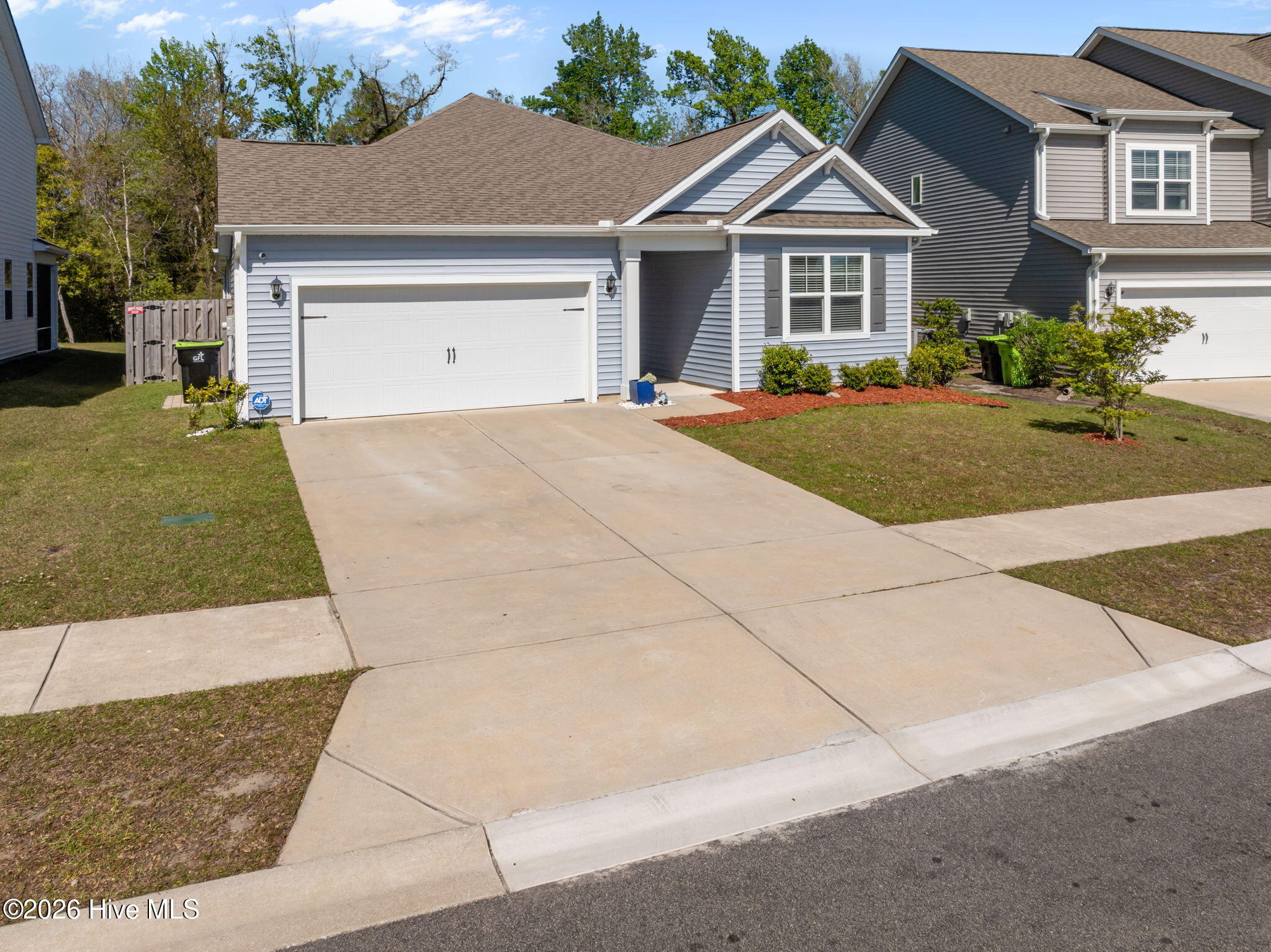 100566590 | Photo 15