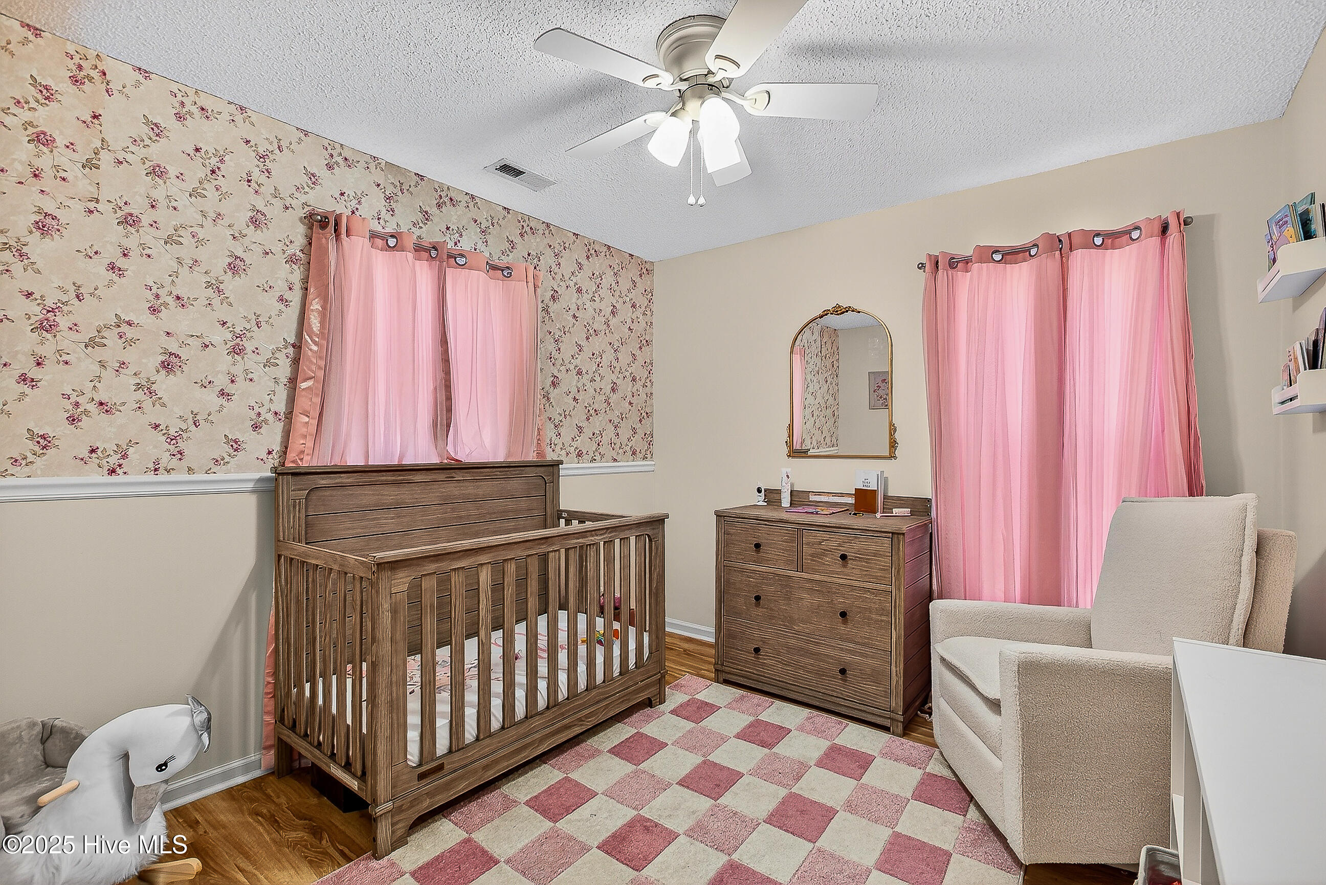 100539174 | Photo 25