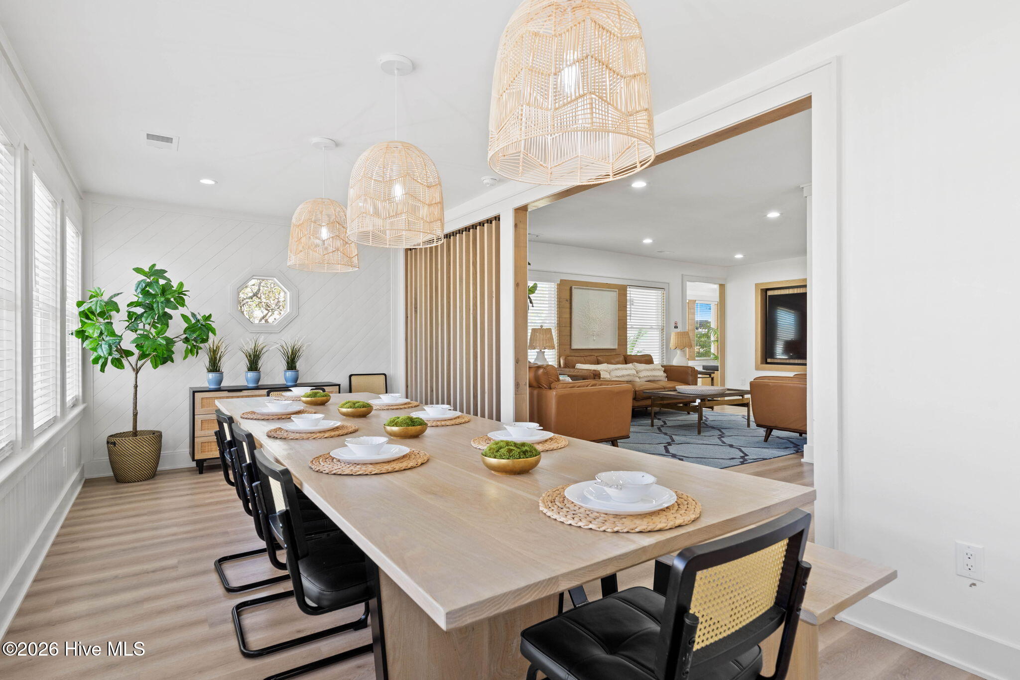 100565975 | Photo 11