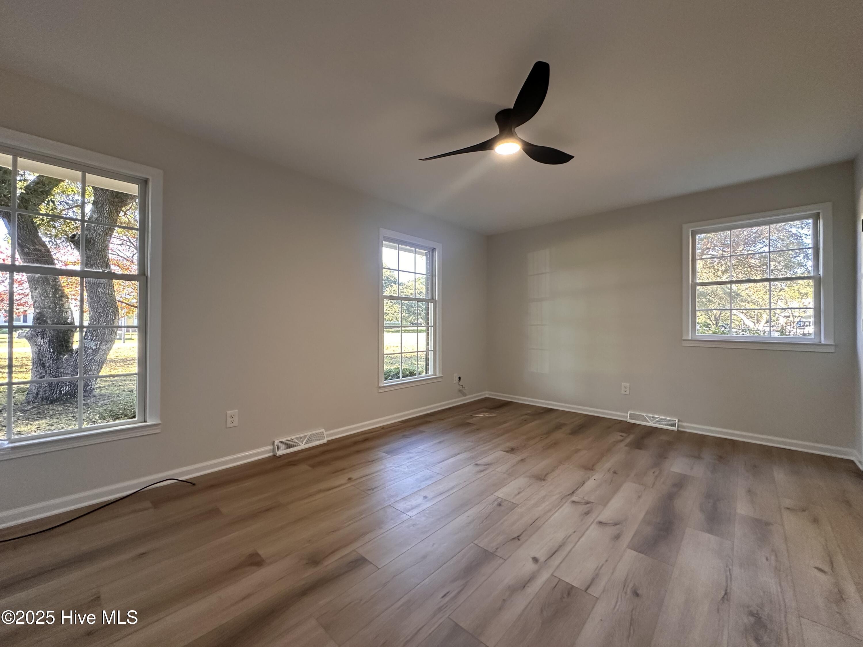 100541035 | Photo 20