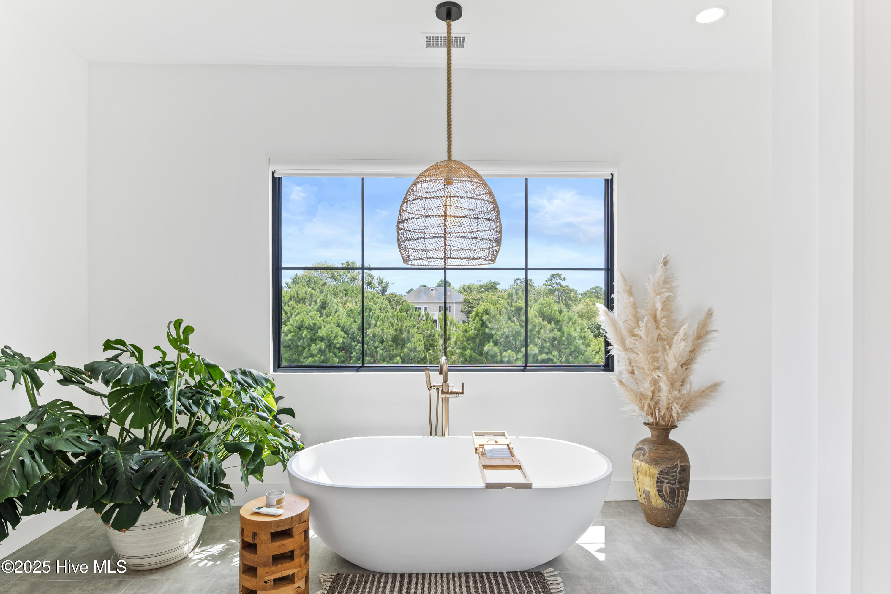 100534624 | Photo 38