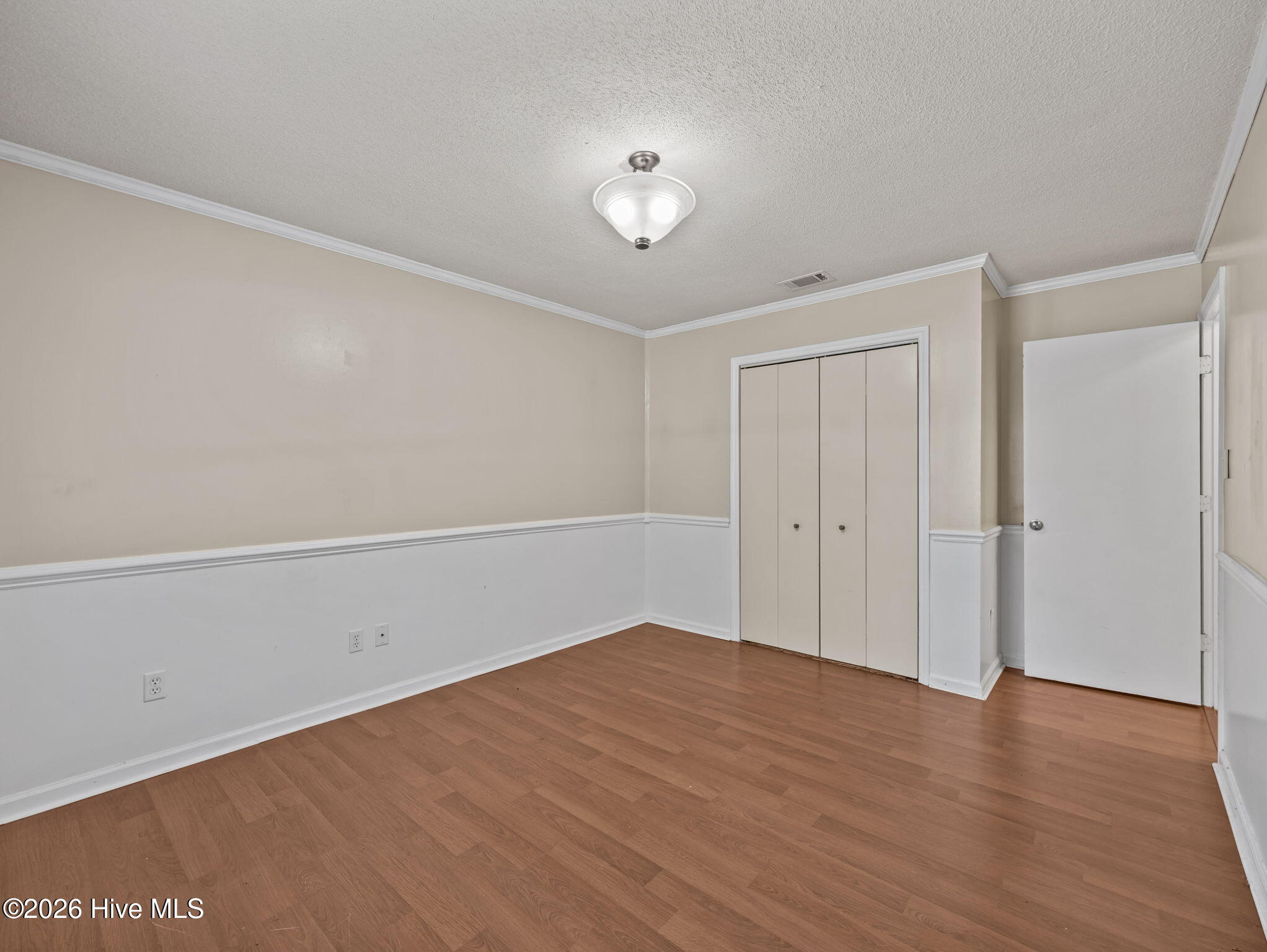 100567590 | Photo 18