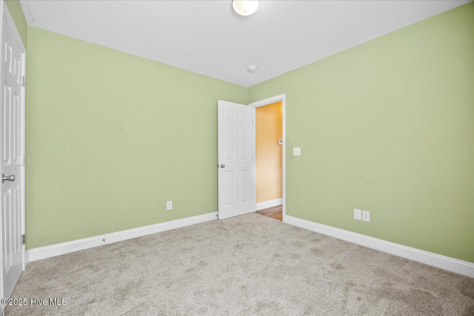 100523963 | Photo 35