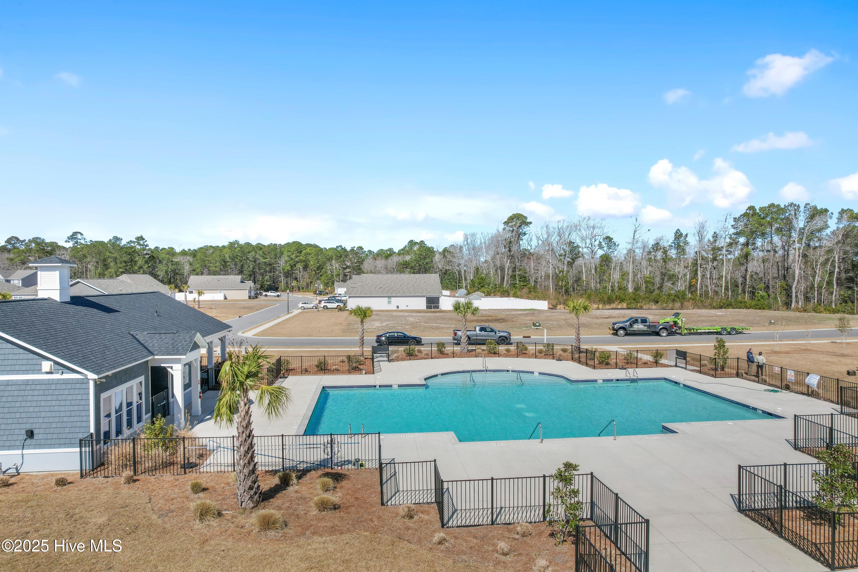 100494043 | Photo 38