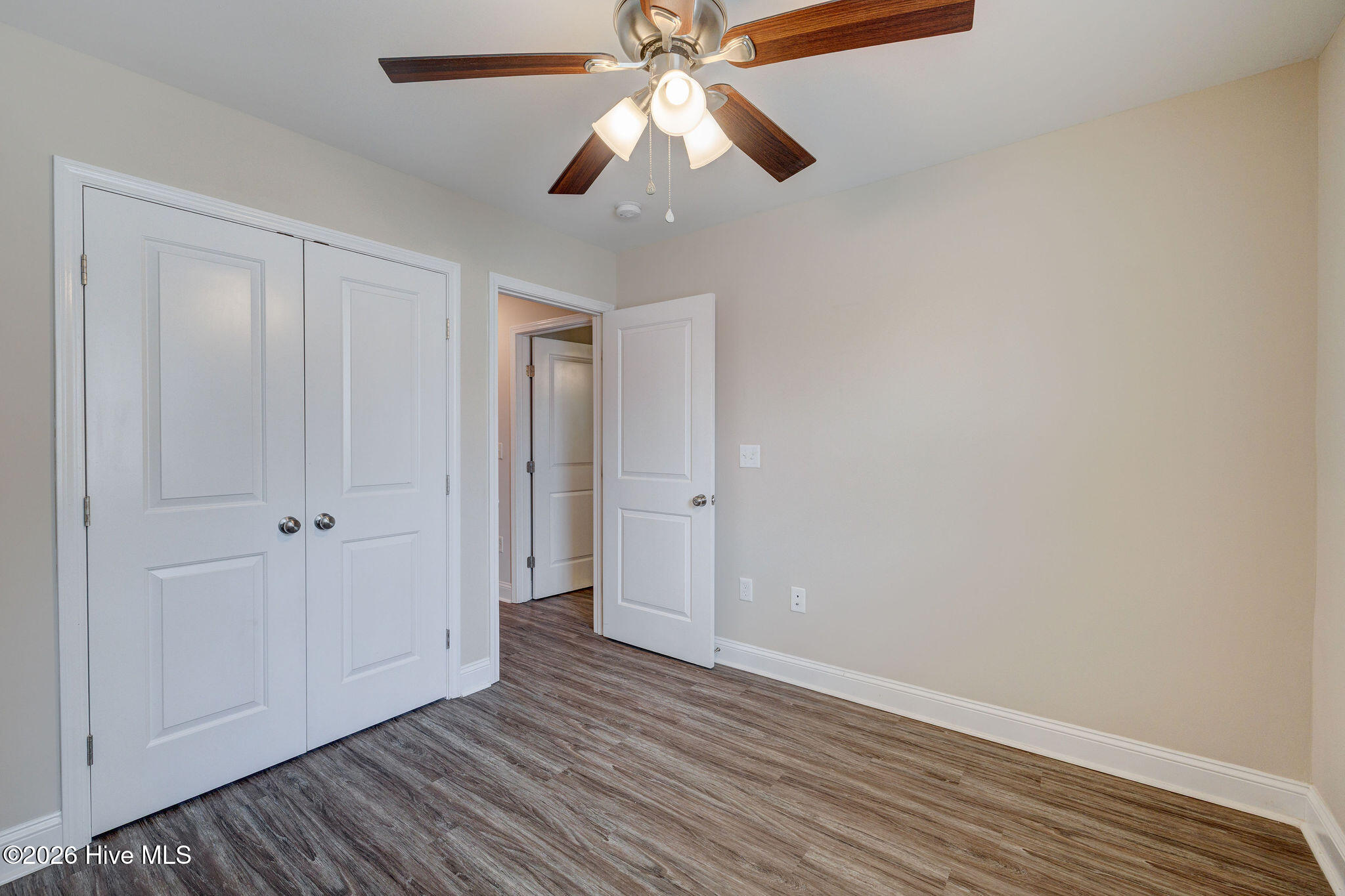 100562693 | Photo 26