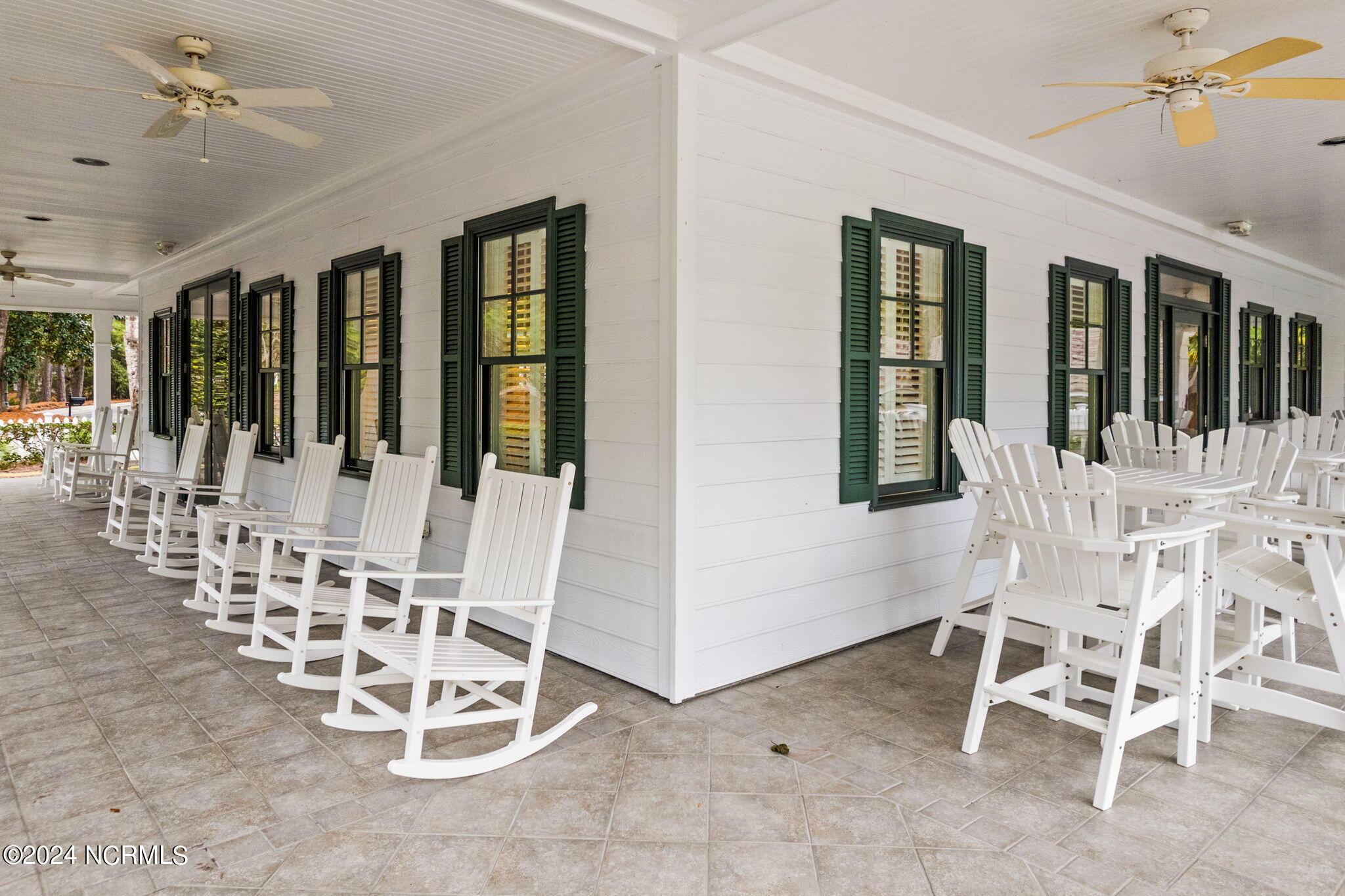 100542998 | Photo 12