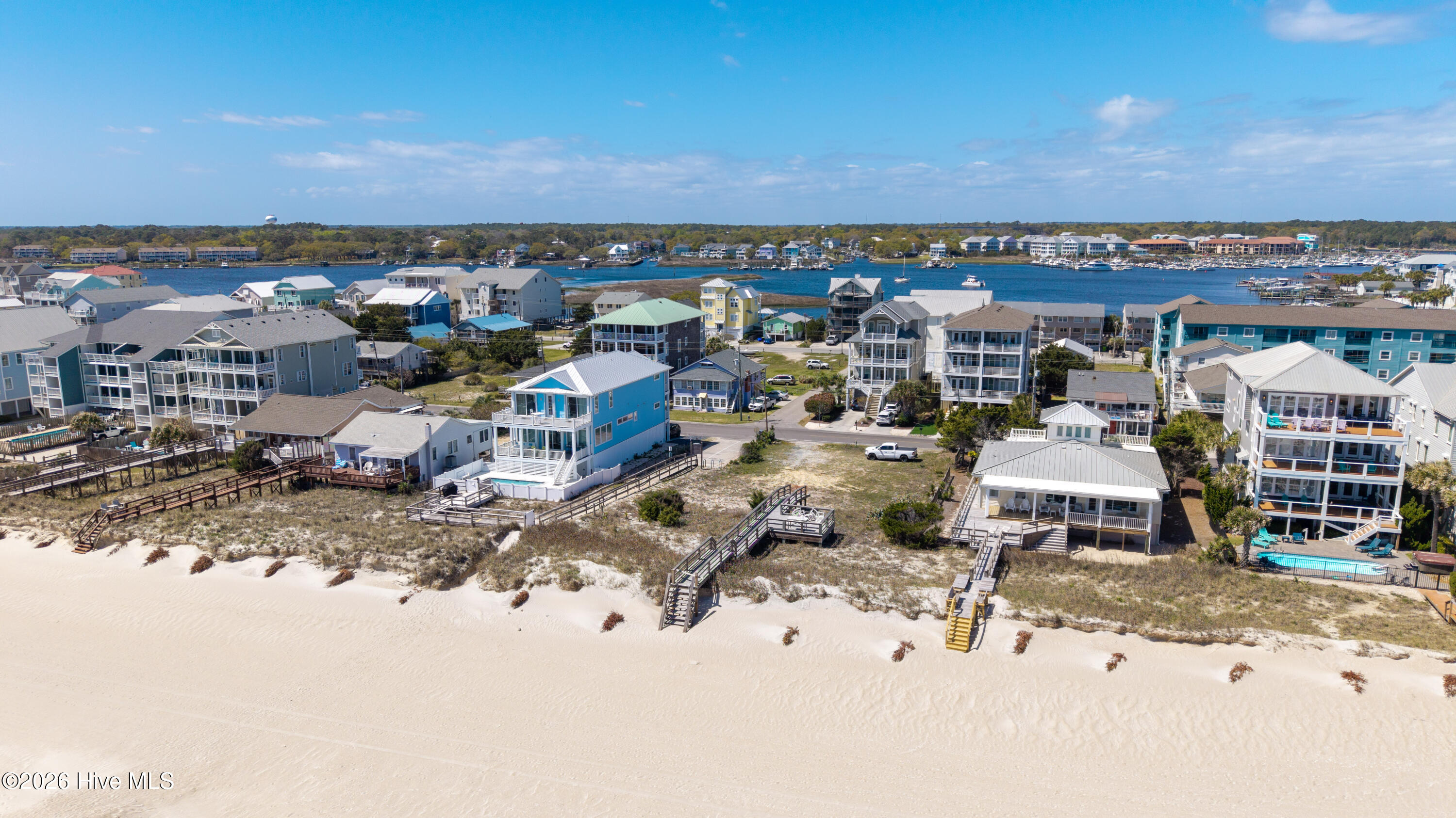 100557922 | Photo 45