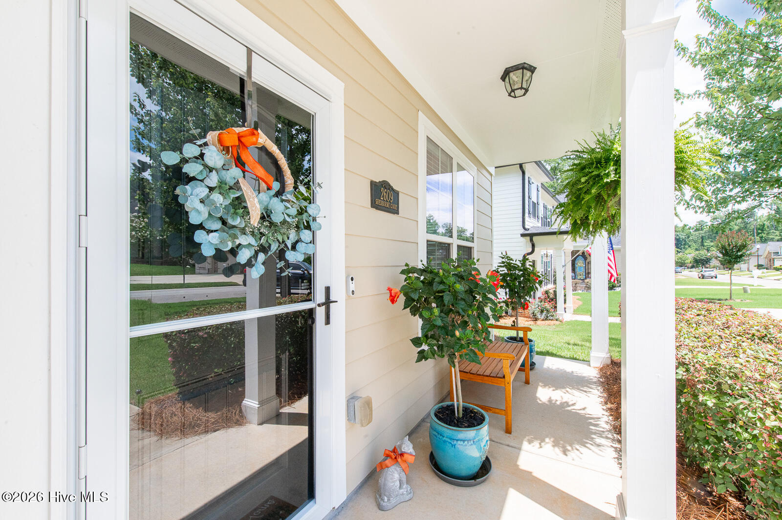 Covered Front Porch!