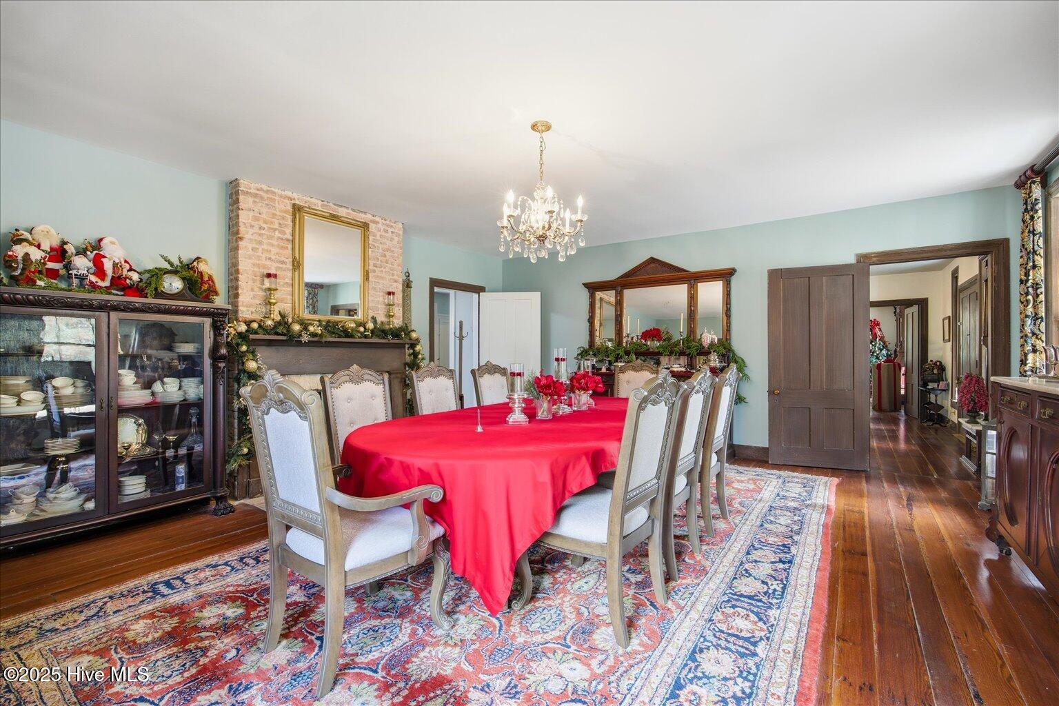 100545633 | Photo 26