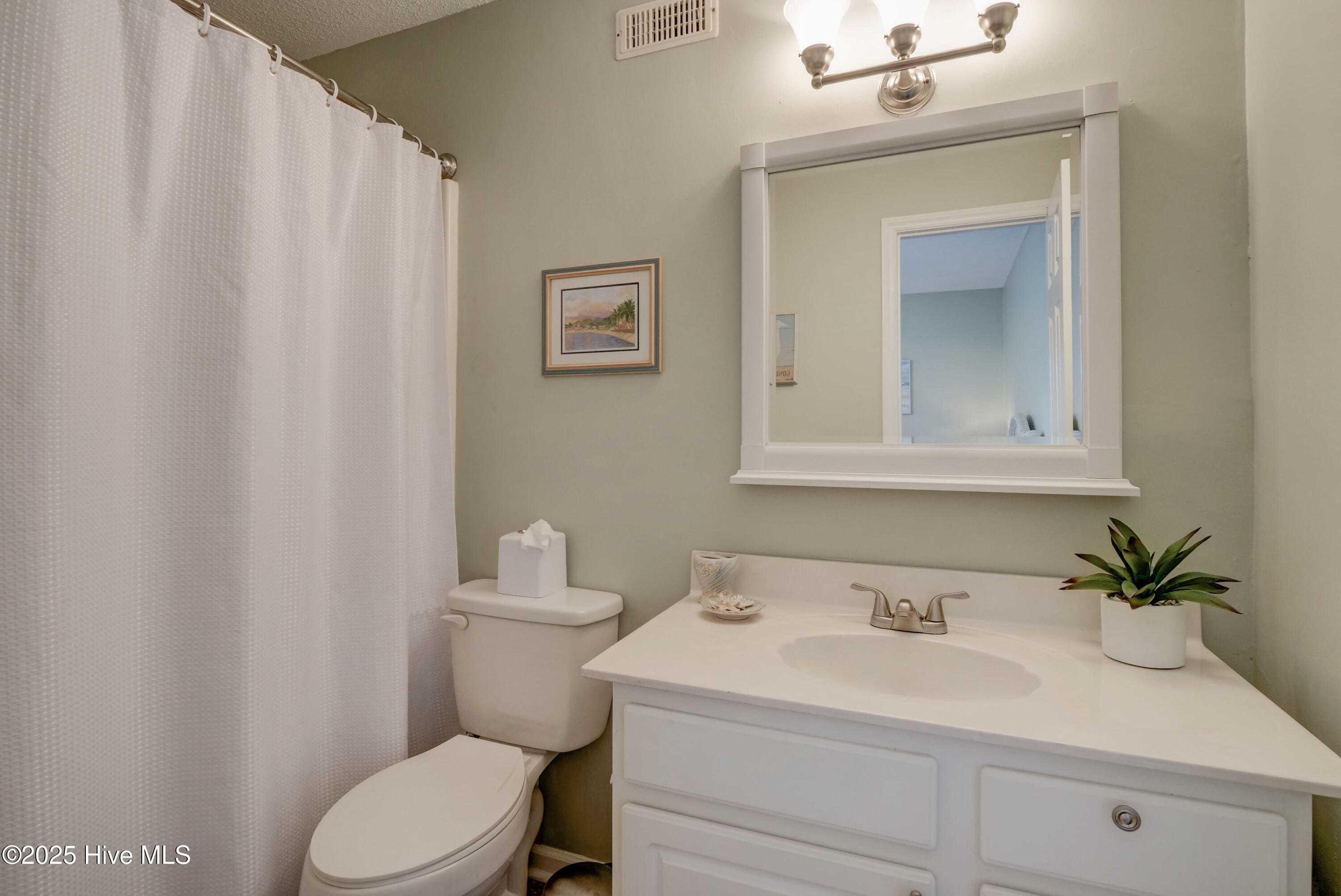 100522840 | Photo 10