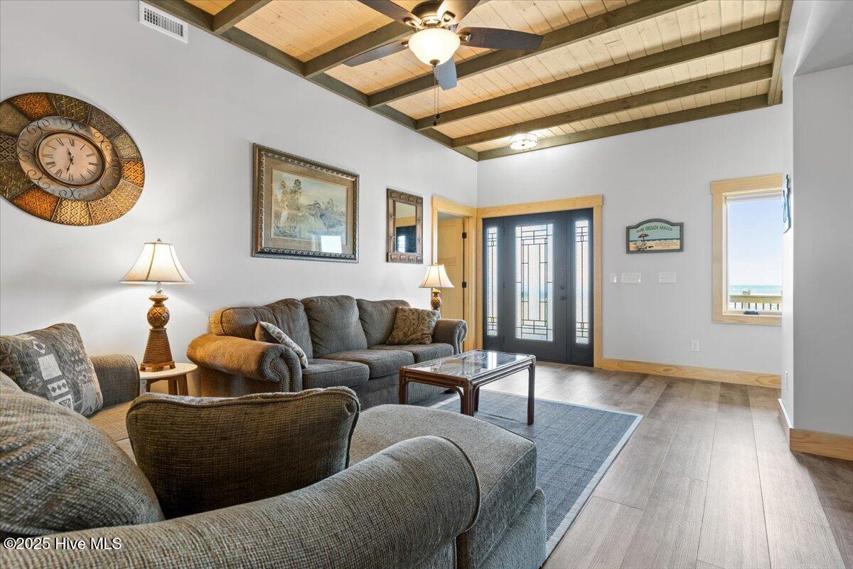 100531414 | Photo 45