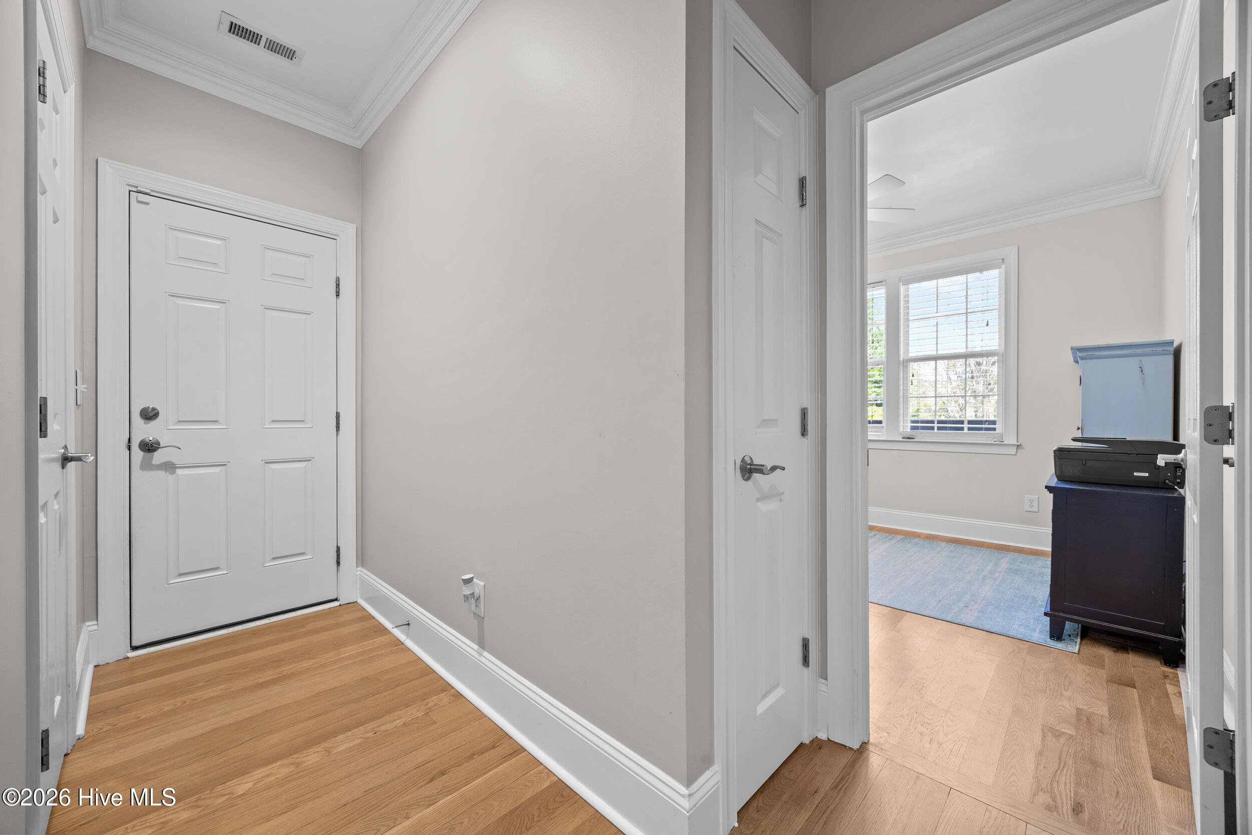 100565771 | Photo 16