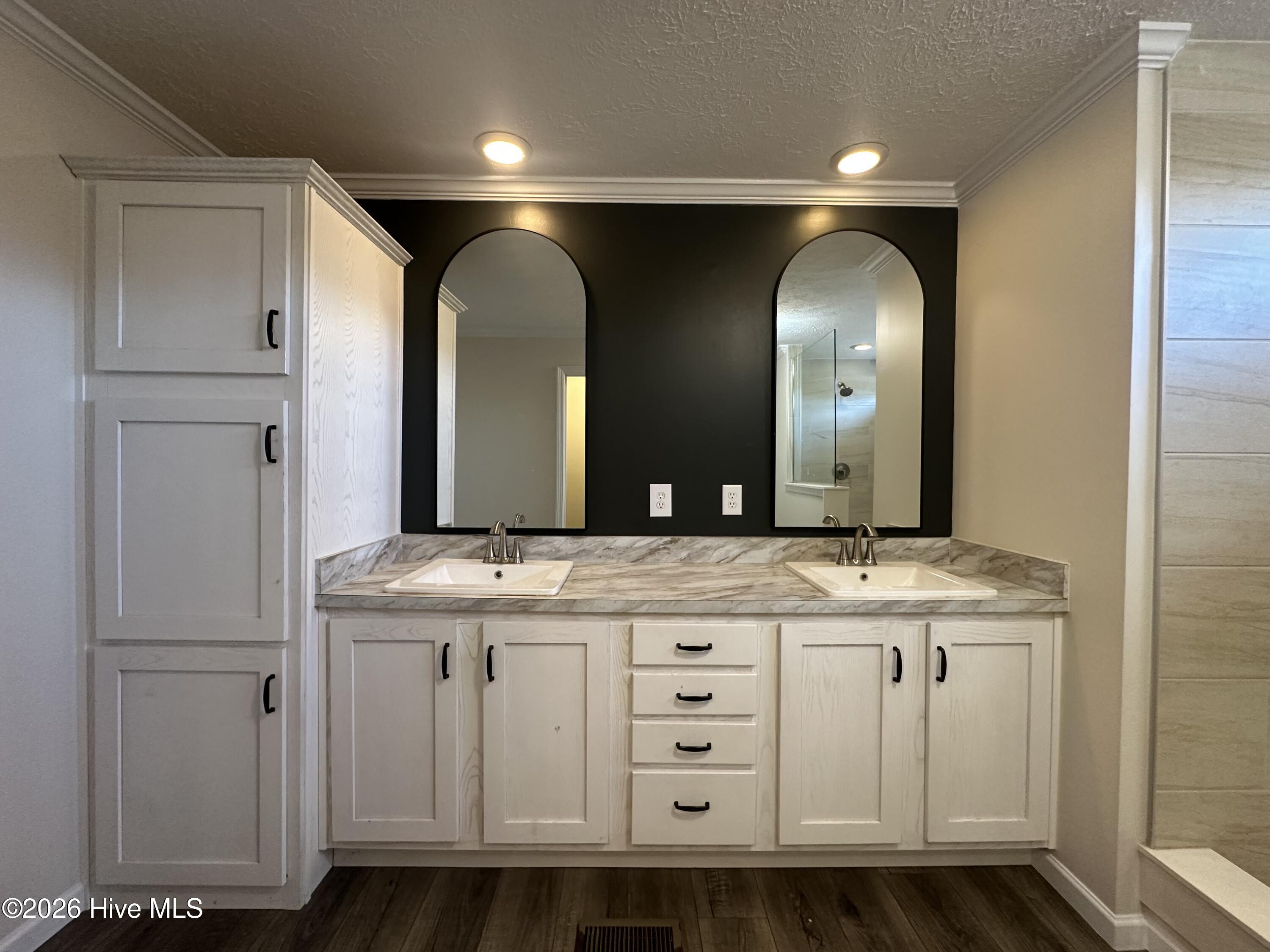 100550398 | Photo 18