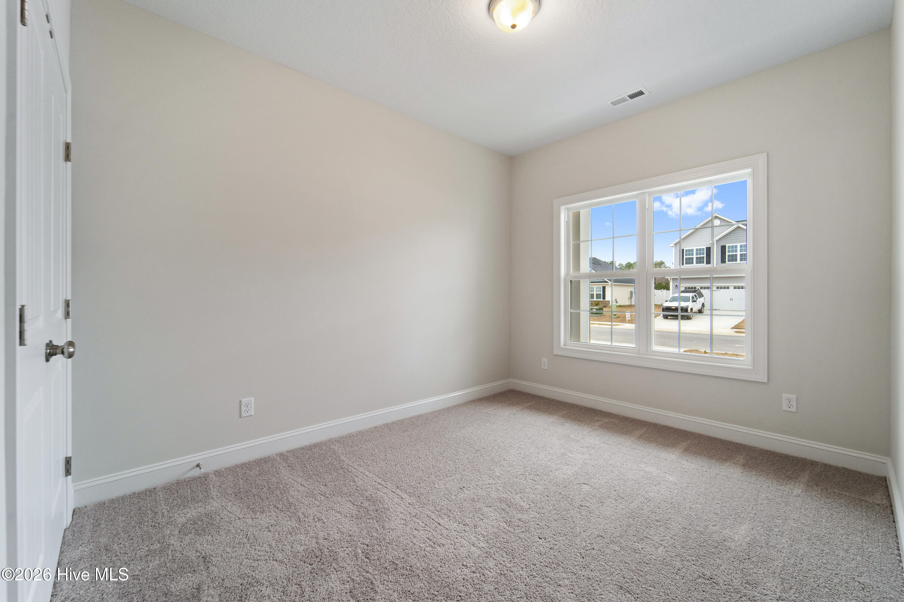 100523498 | Photo 25