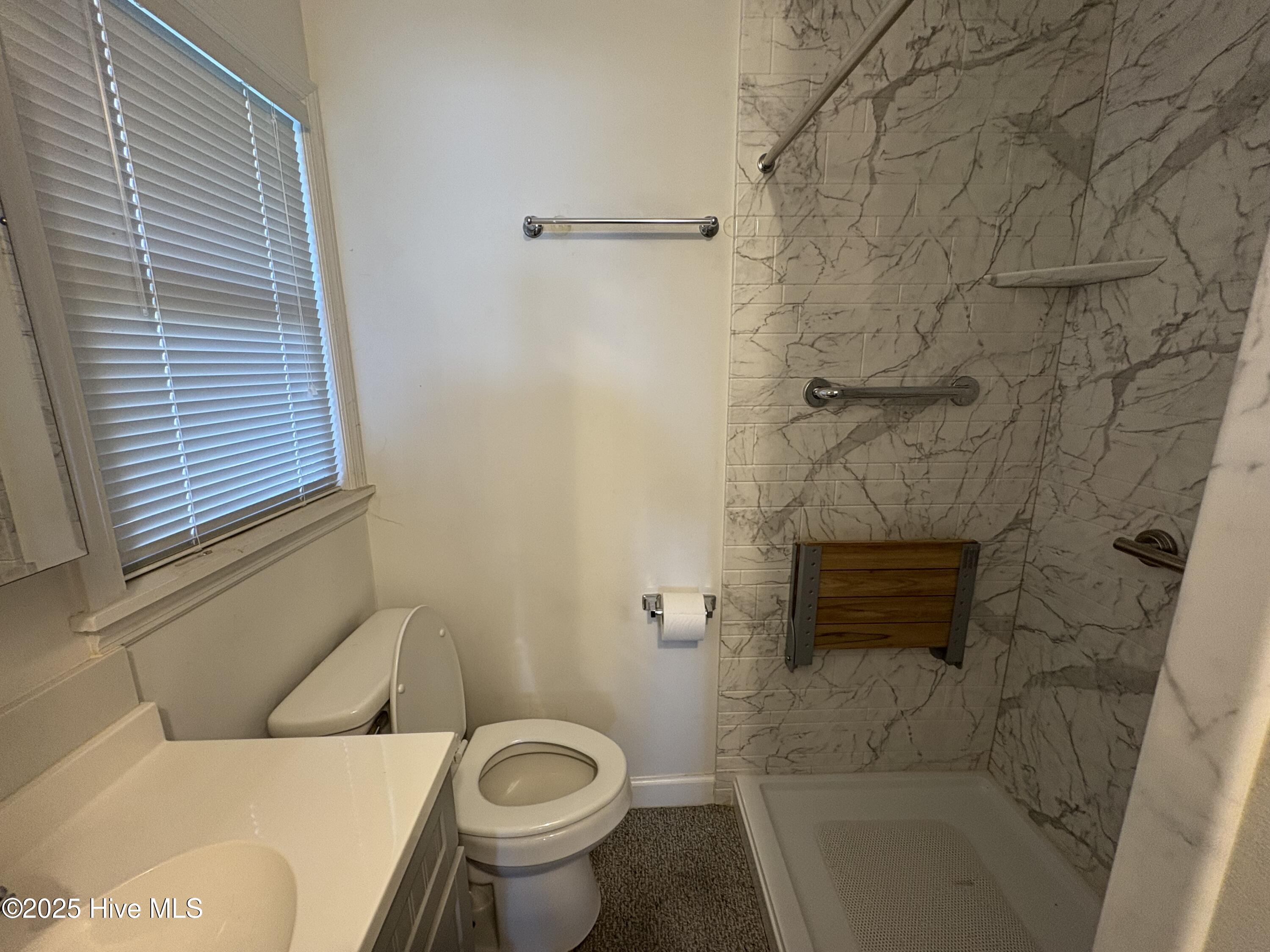 100534974 | Photo 35