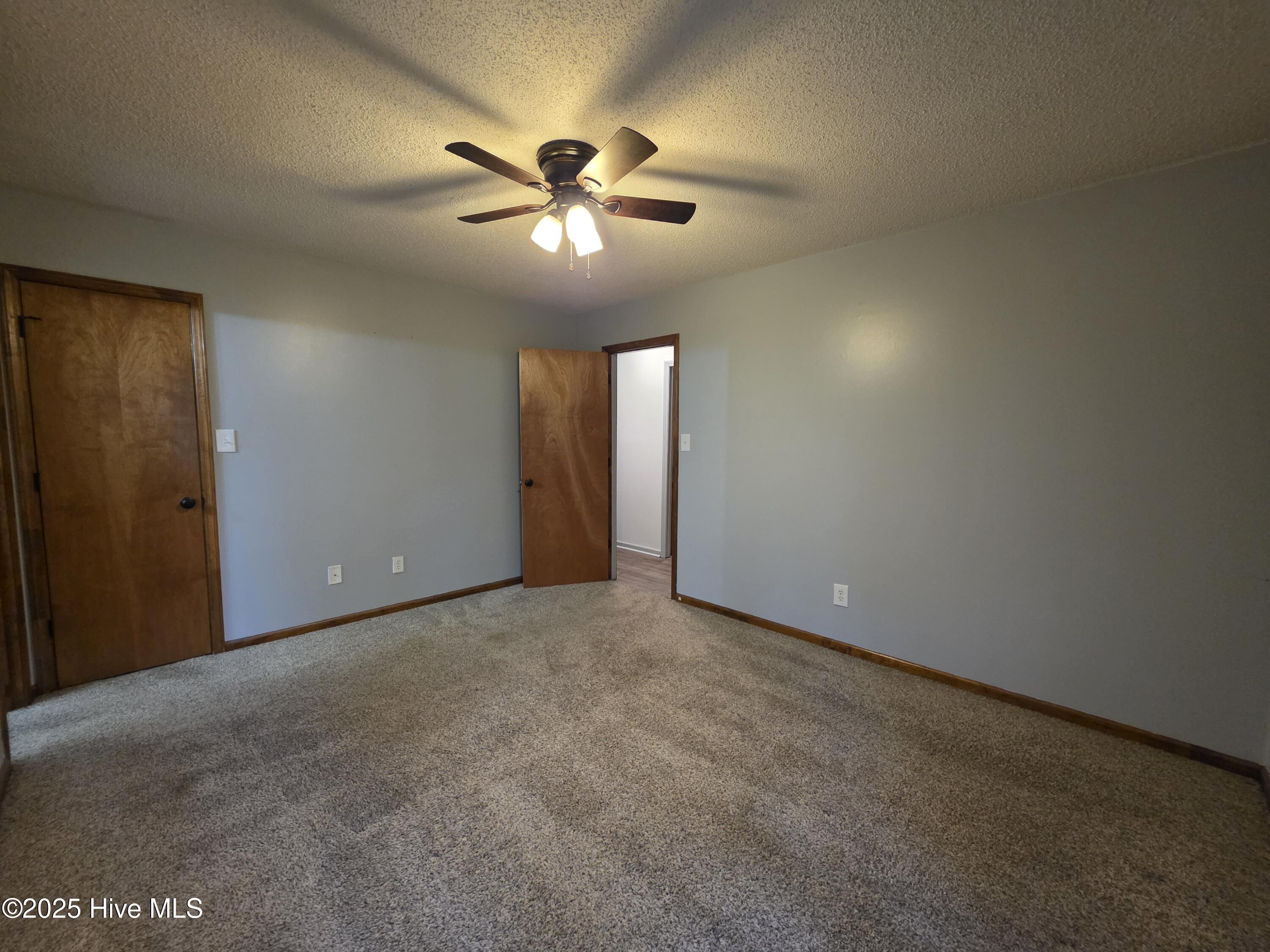 100538348 | Photo 22