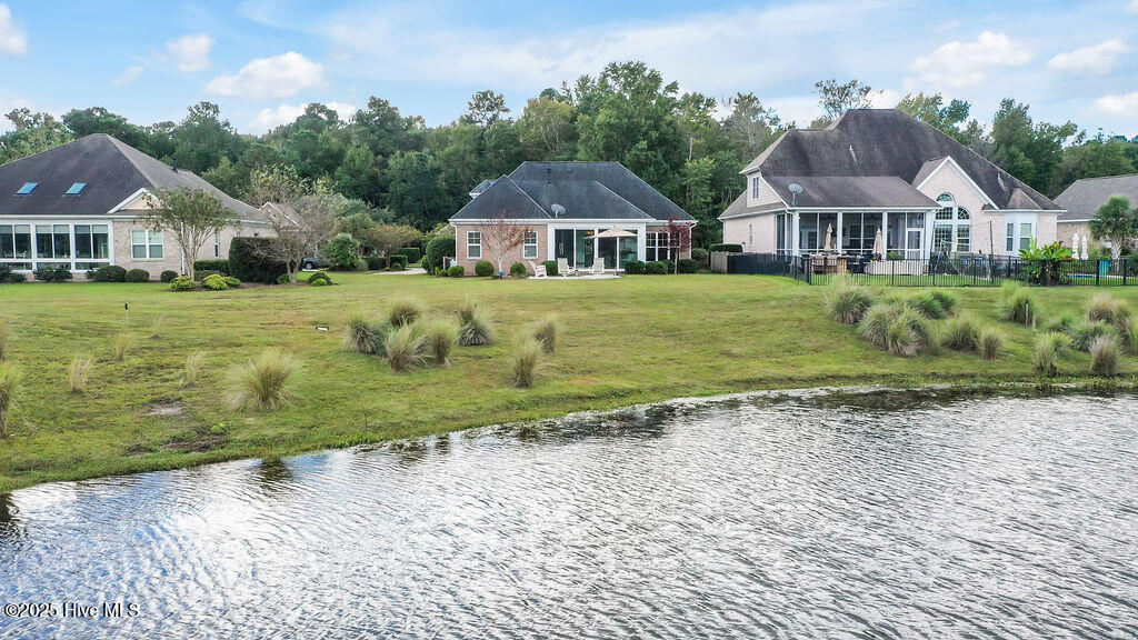 100534763 | Photo 62