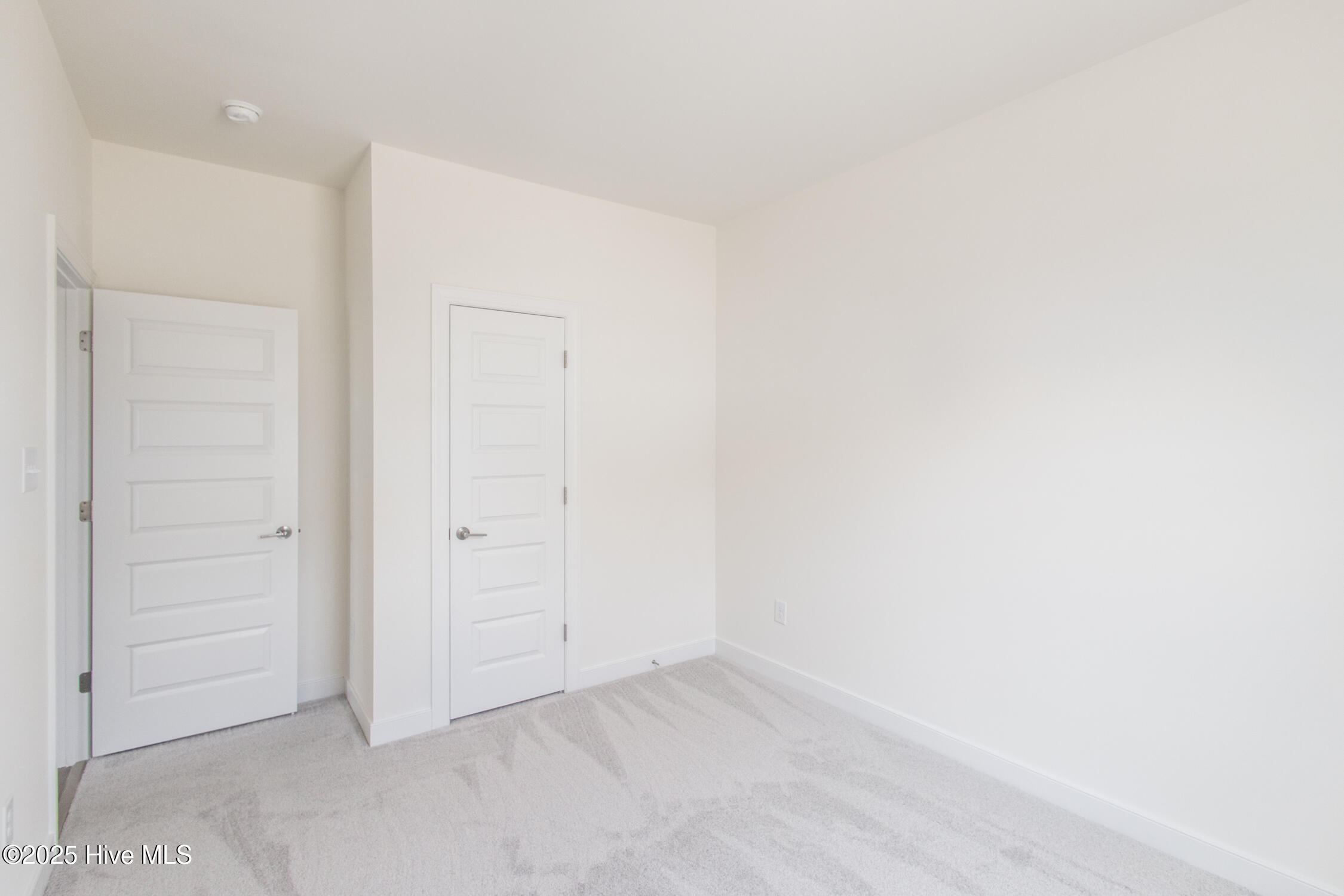 100561162 | Photo 21