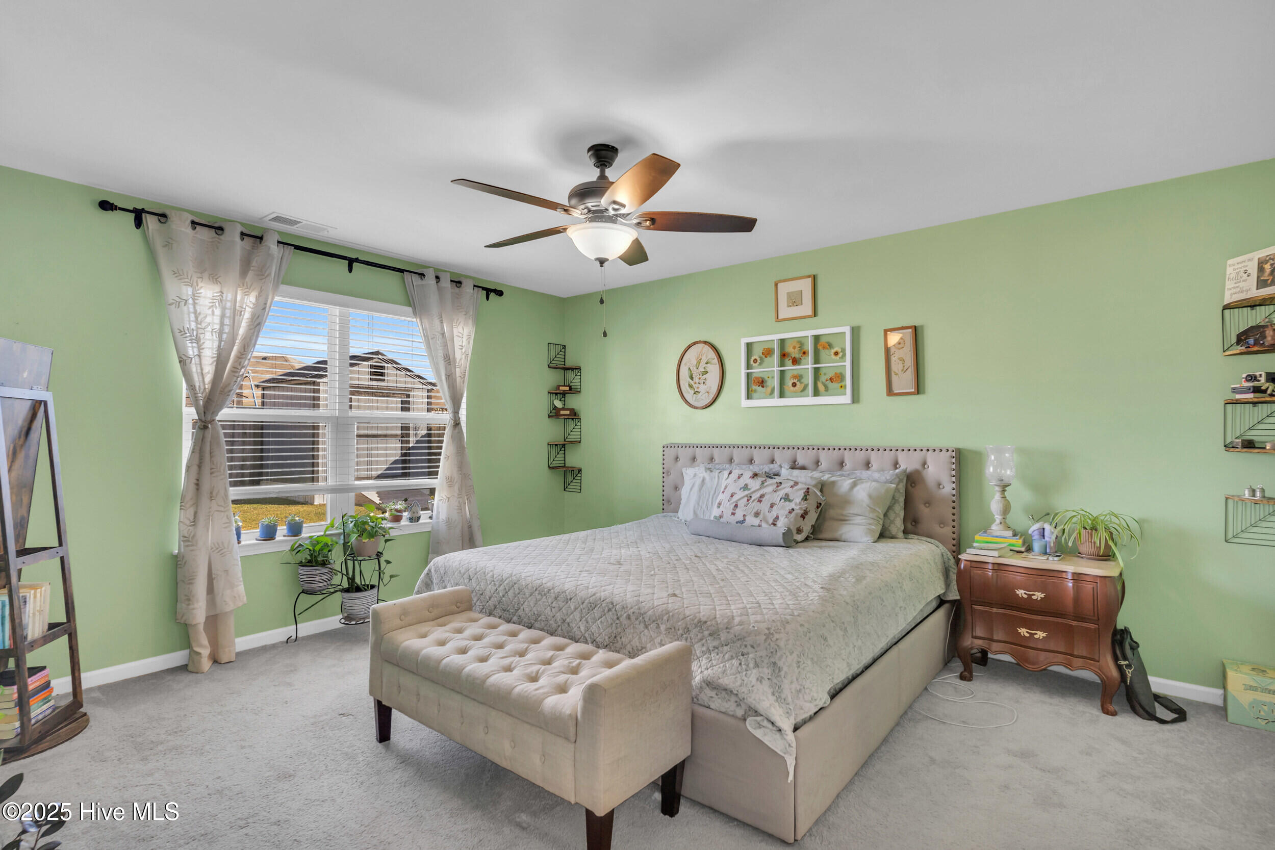 100539440 | Photo 13