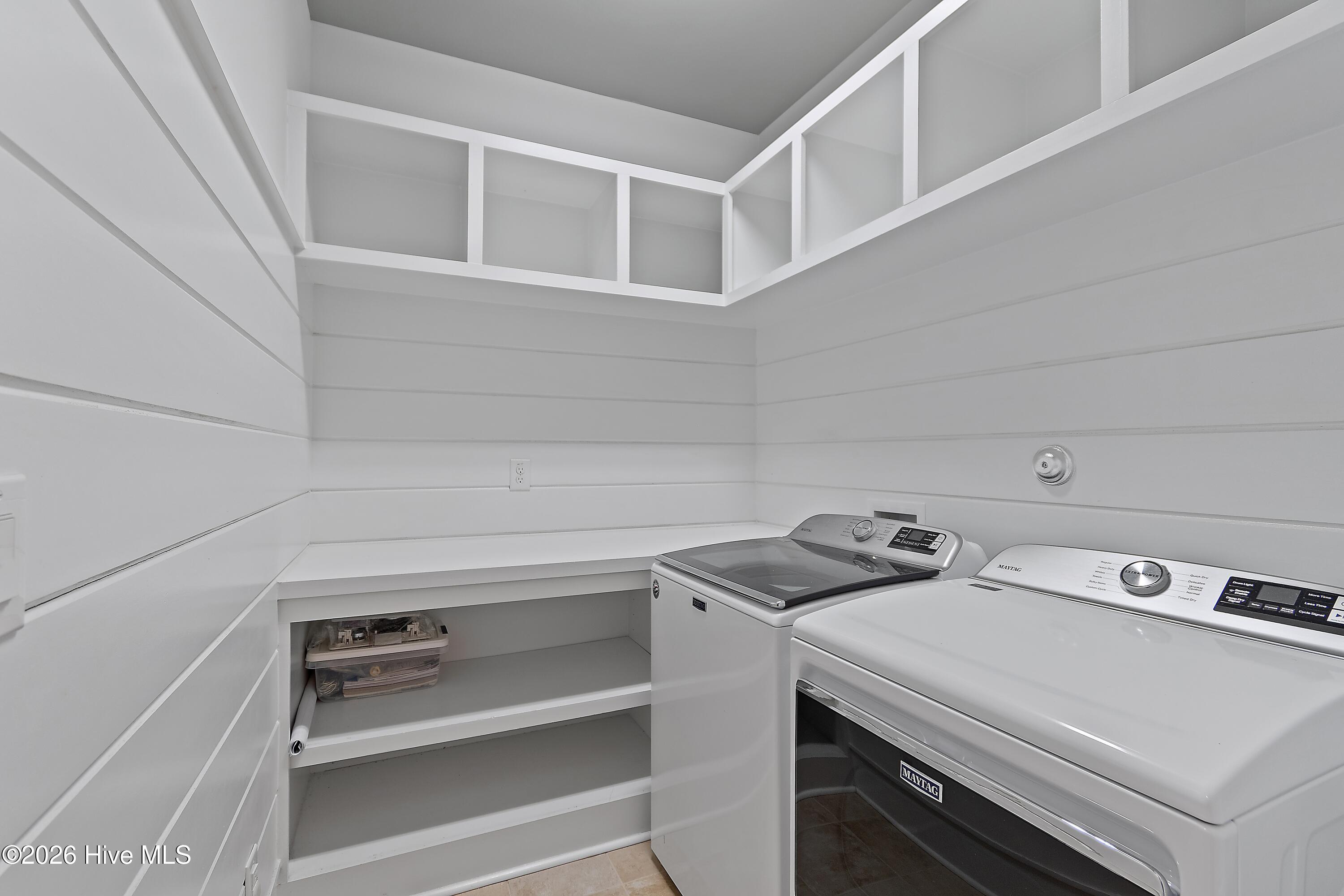 100564386 | Photo 36