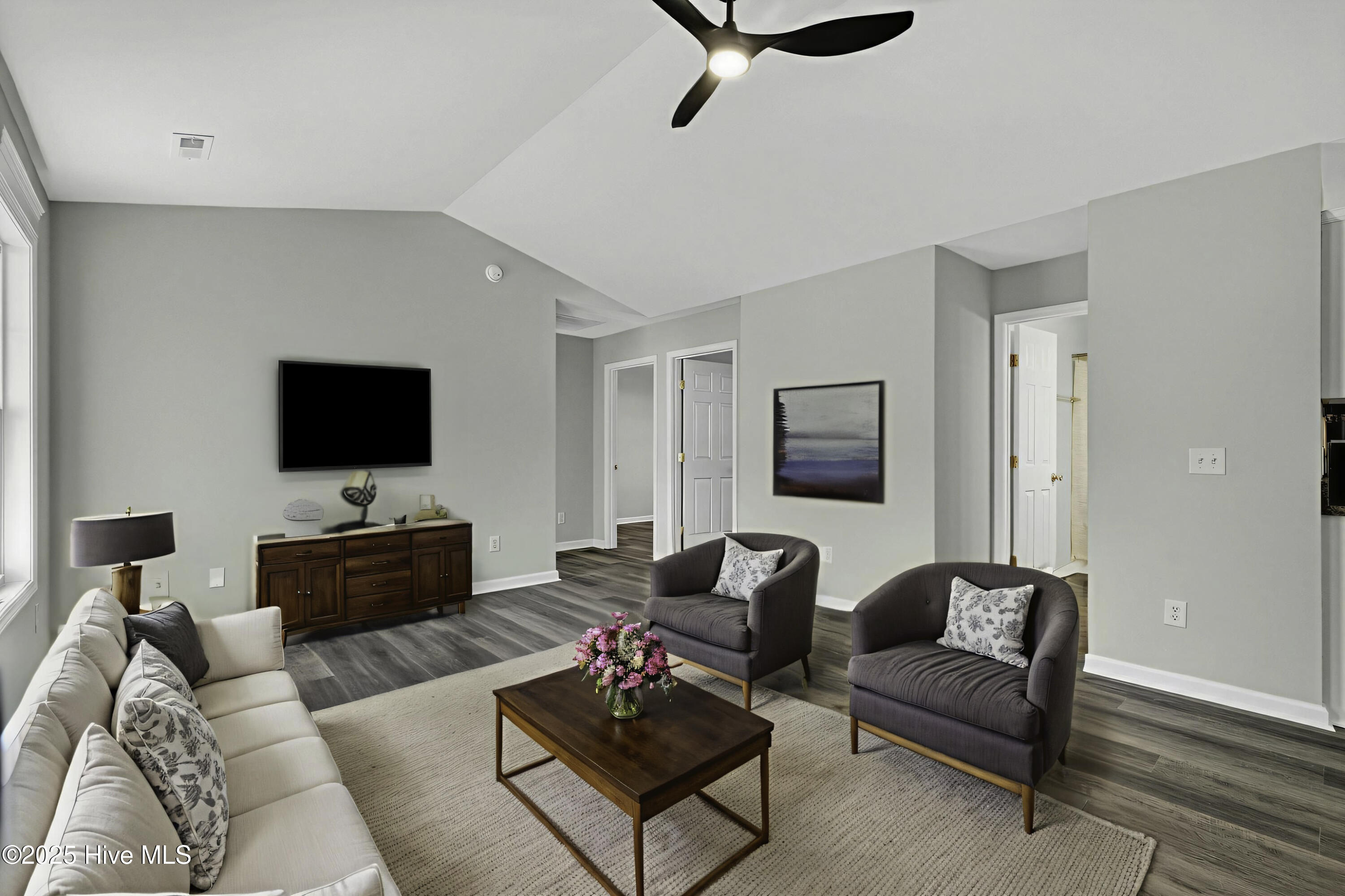204 Larchmont Court, Burgaw, NC 28425 – photo 10: 204Larchmont-1_Staged_04