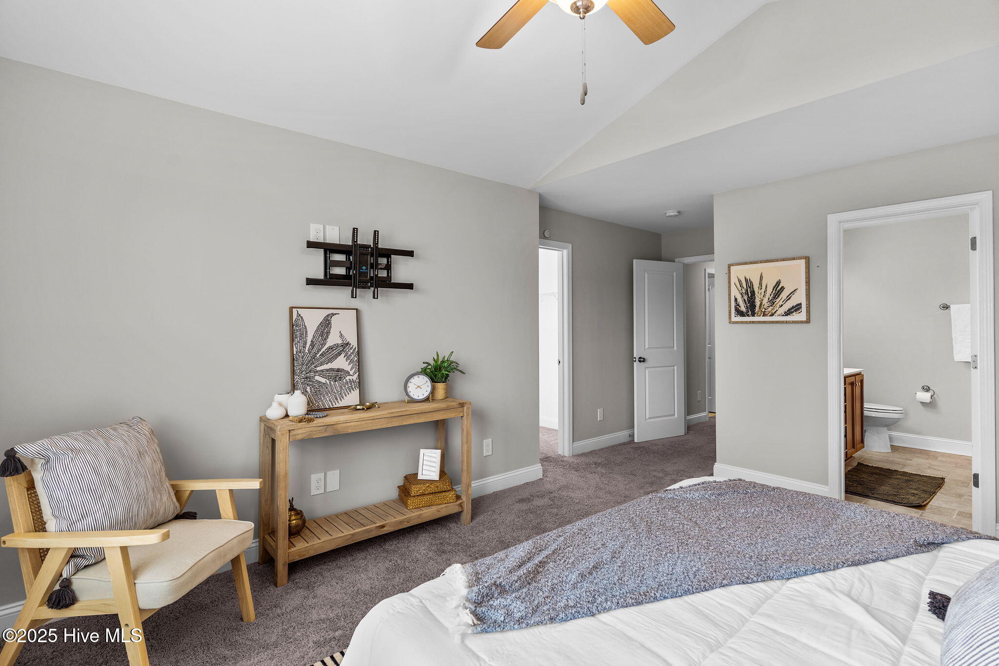 1527 Grey Cliff, Wilmington, NC 28405 – photo 20: 20-primary_from_window_to_bath