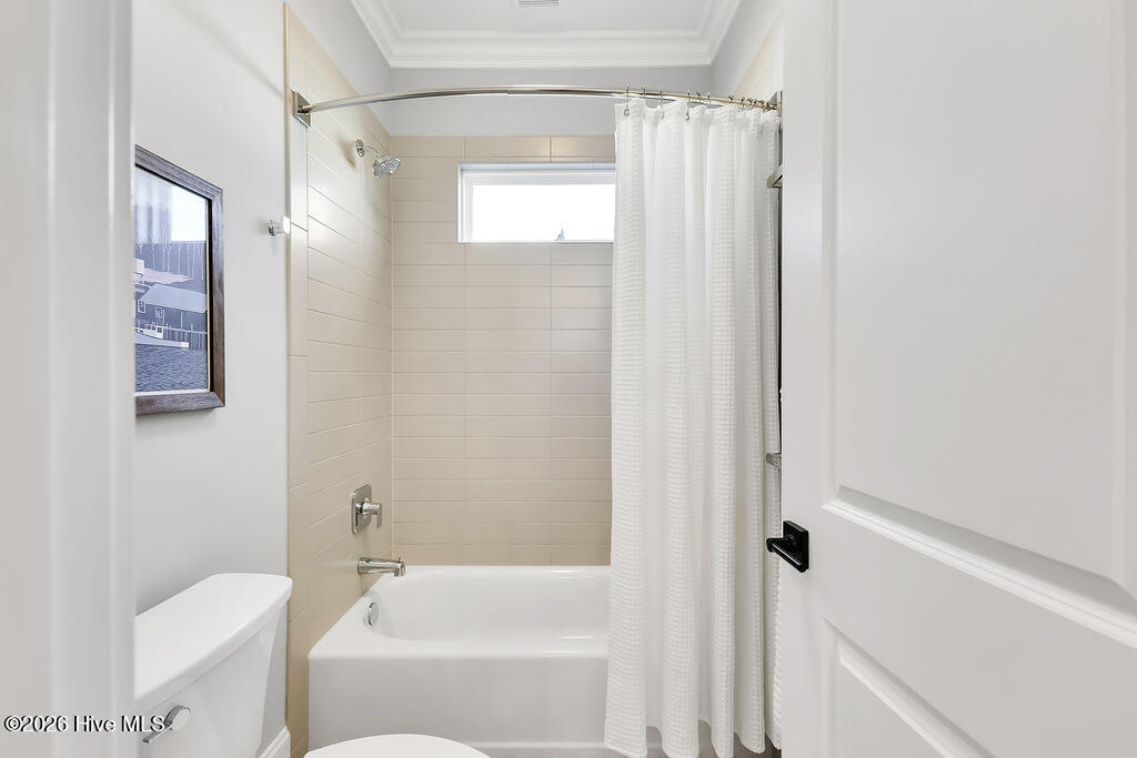 100553460 | Photo 12