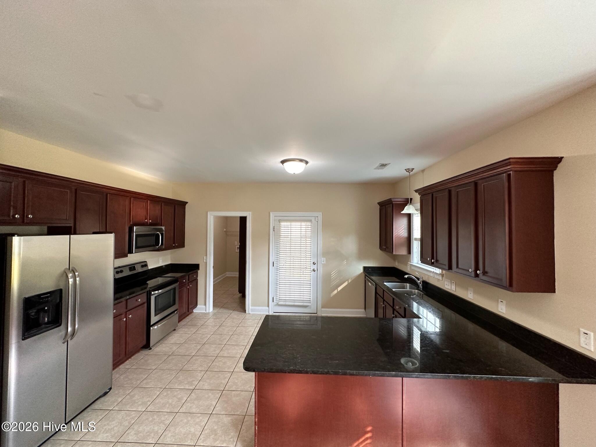 100557868 | Photo 19