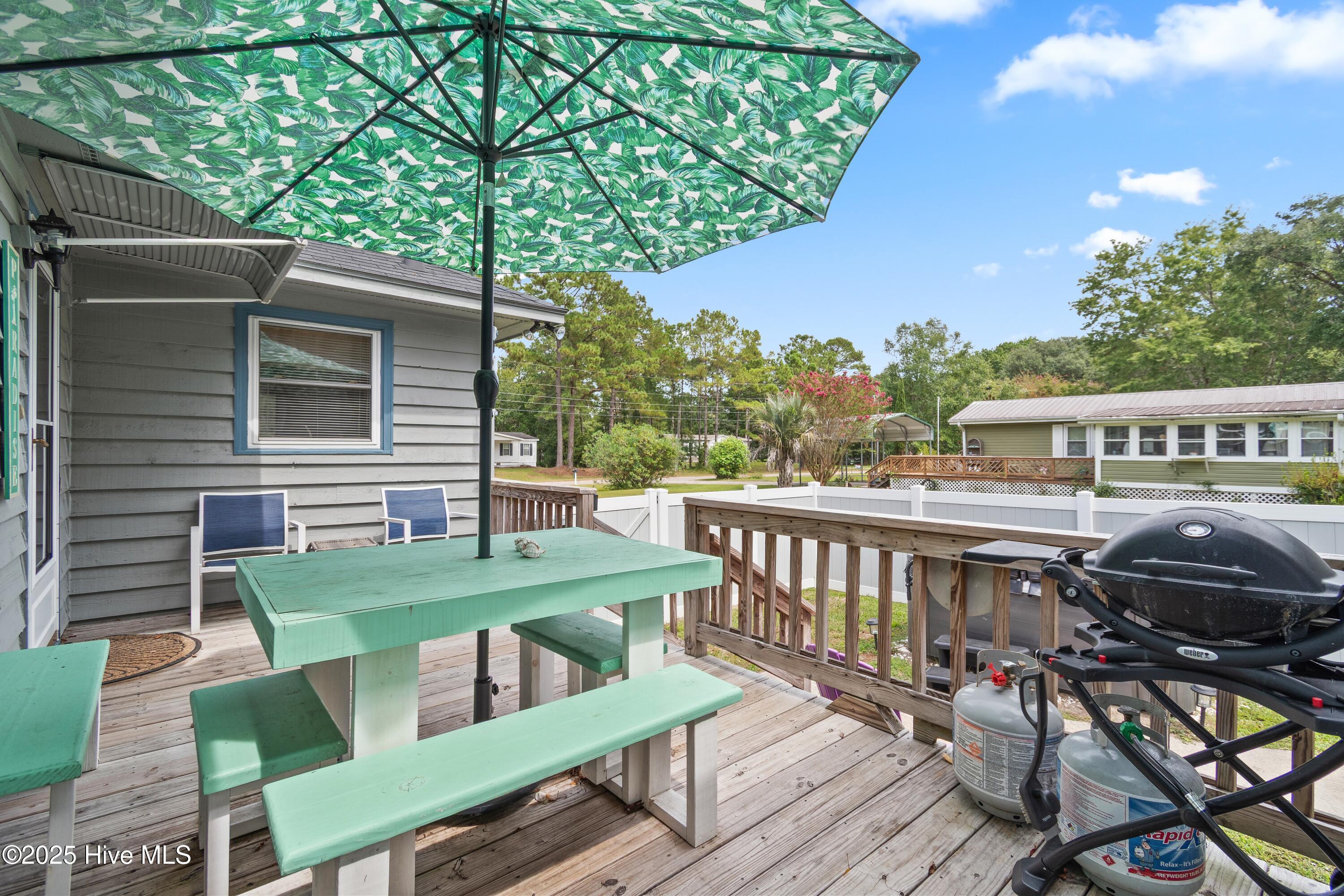 100530130 | Photo 11