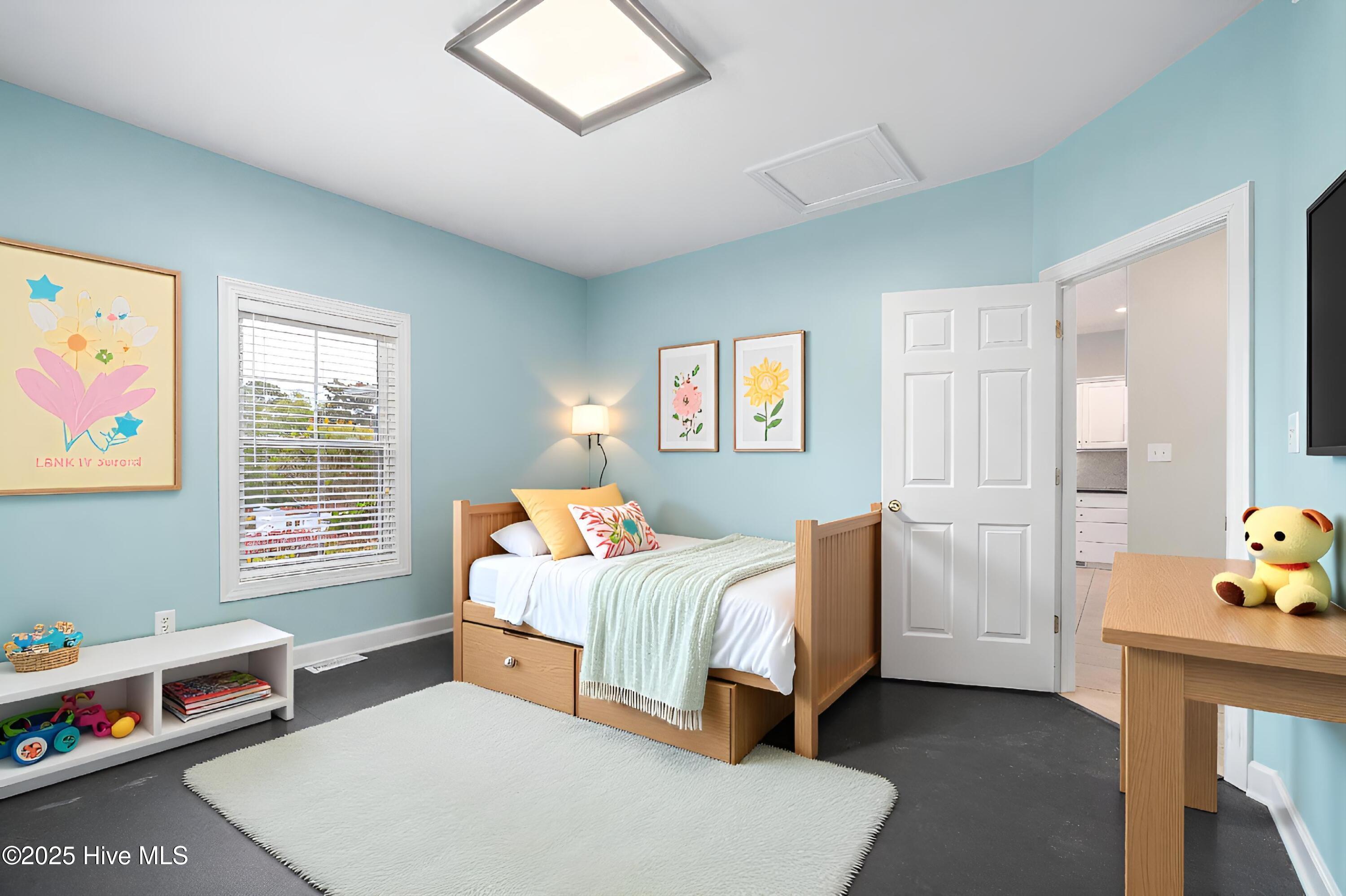 100536264 | Photo 16