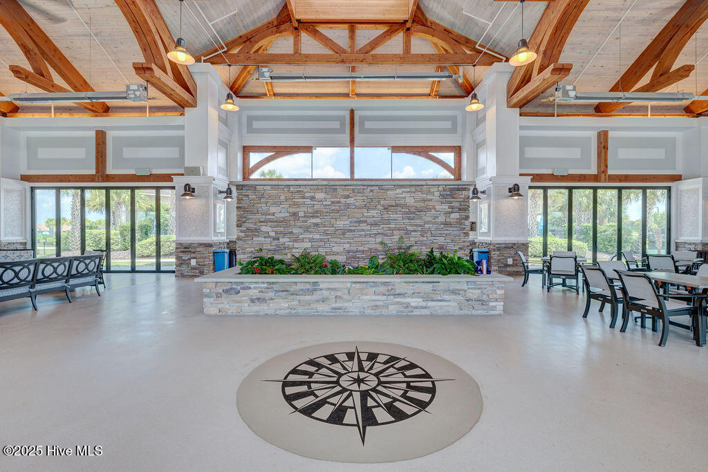 100529139 | Photo 81