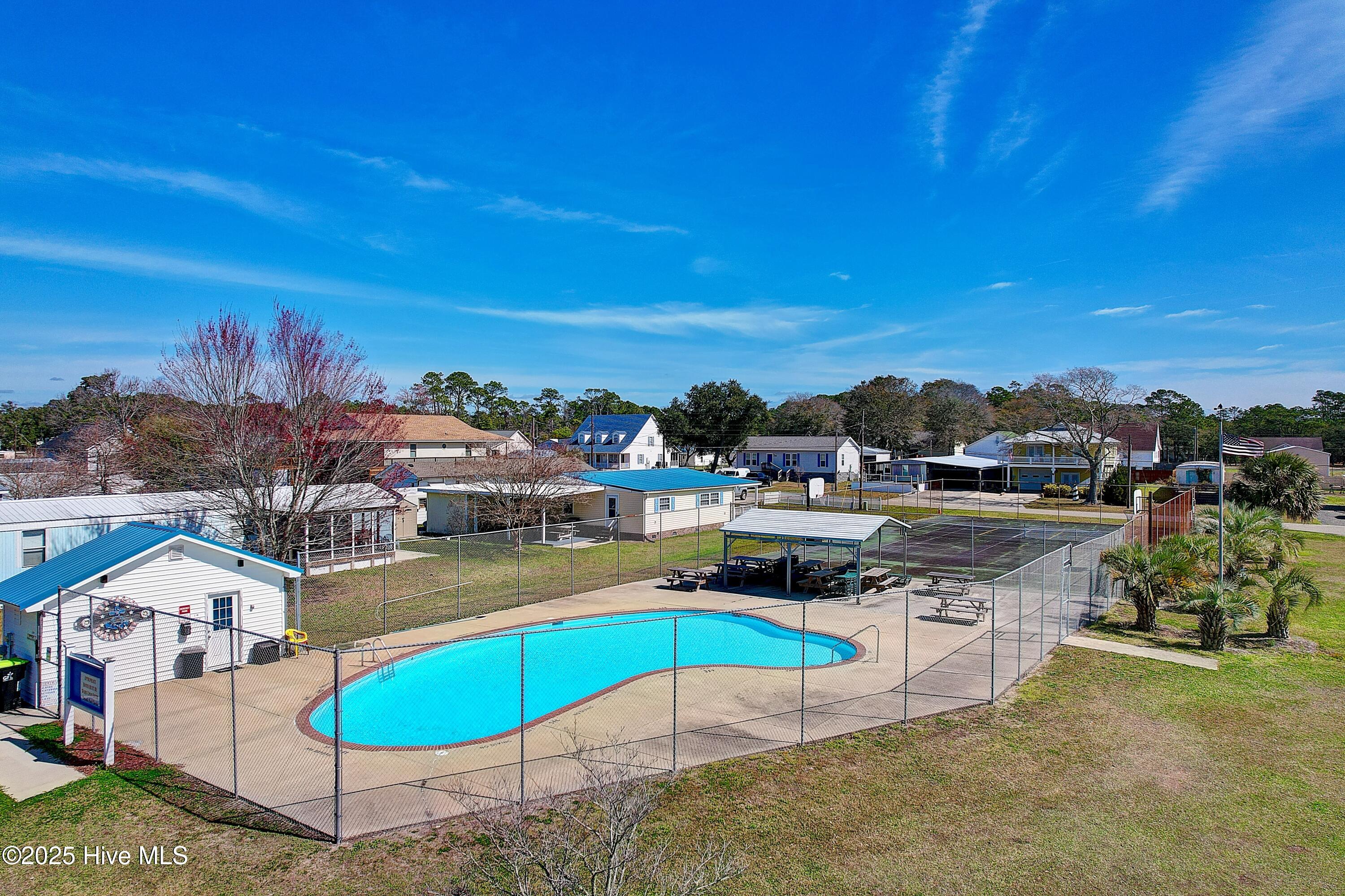 100528593 | Photo 35