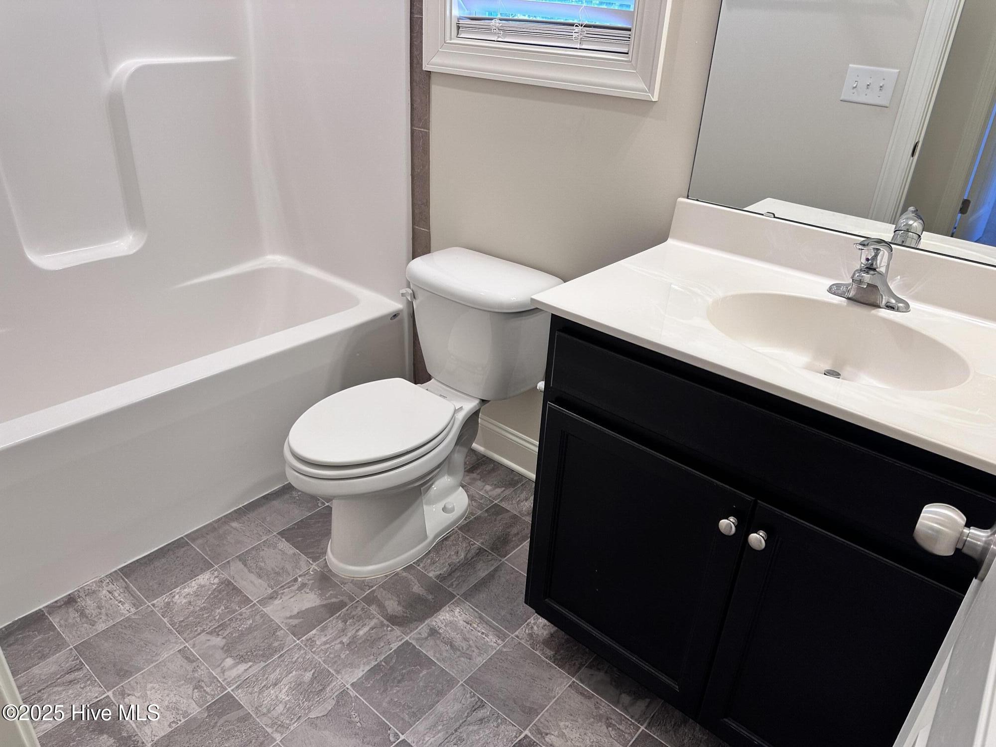 100545722 | Photo 22