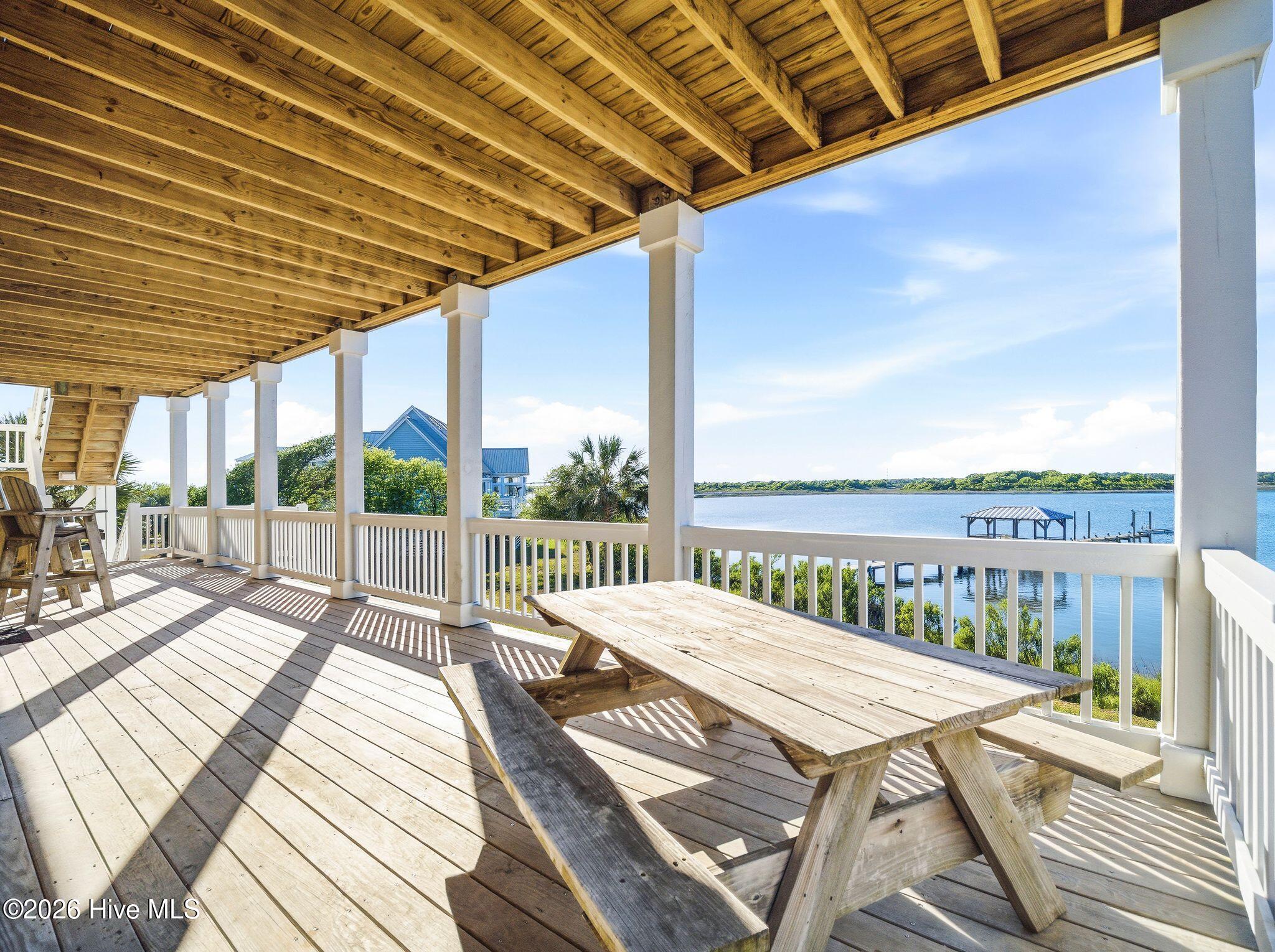 100569349 | Photo 28