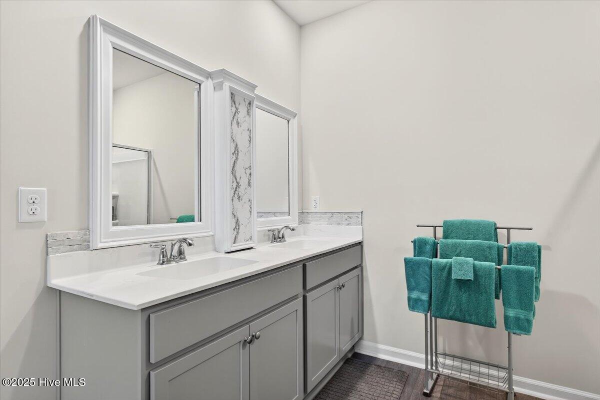 100542039 | Photo 21