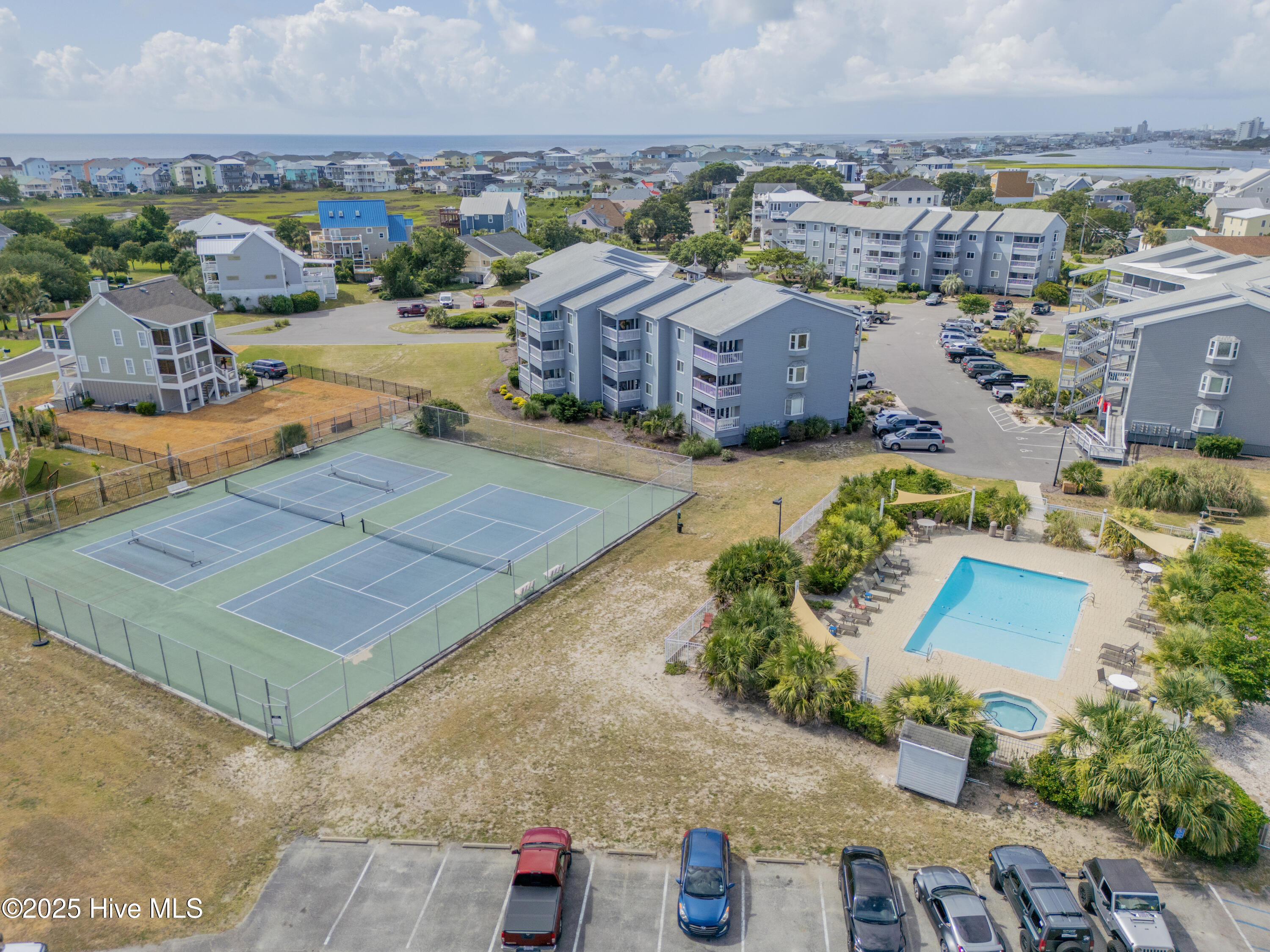 100516907 | Photo 28