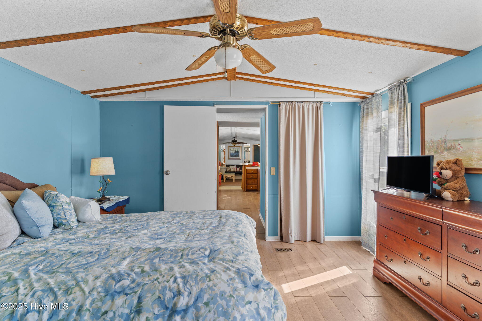 100539780 | Photo 26