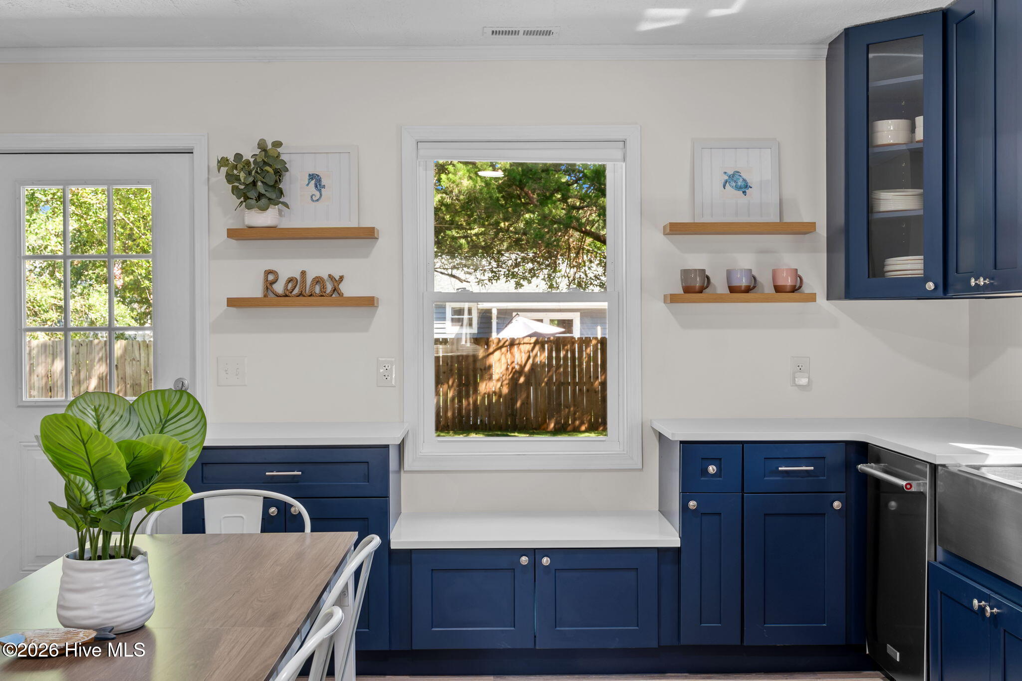 100563030 | Photo 16