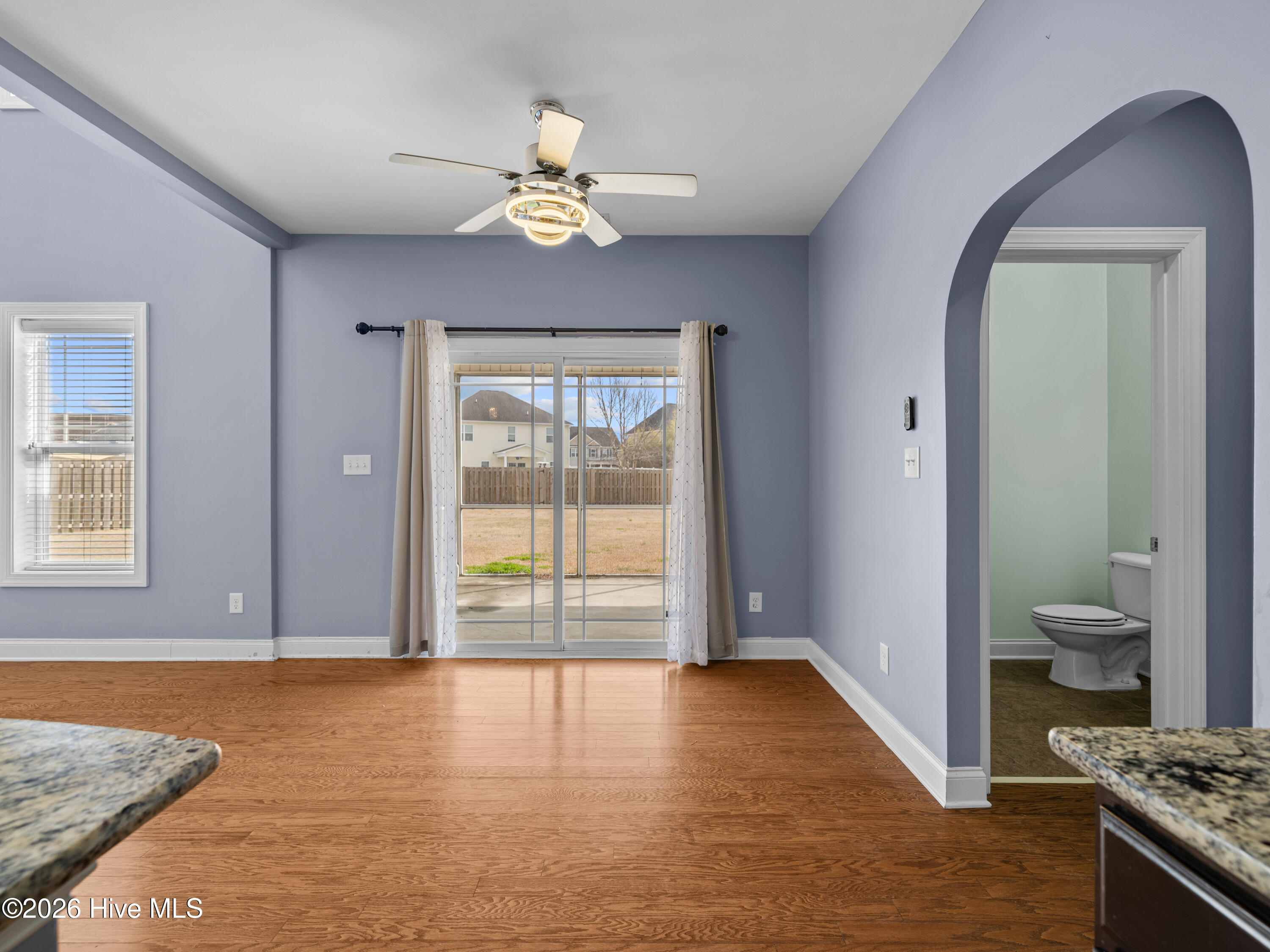 100556150 | Photo 26