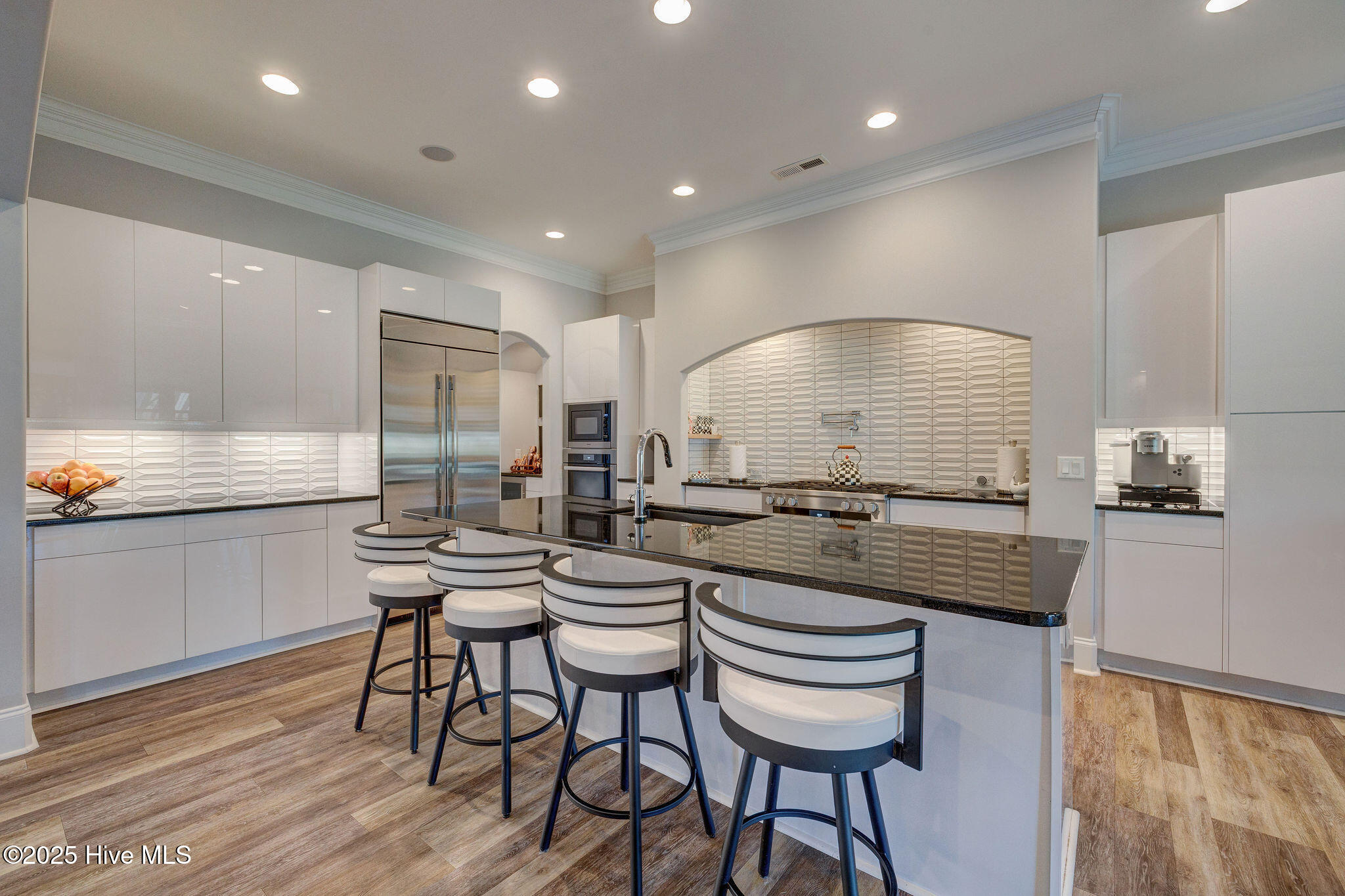 100550746 | Photo 21